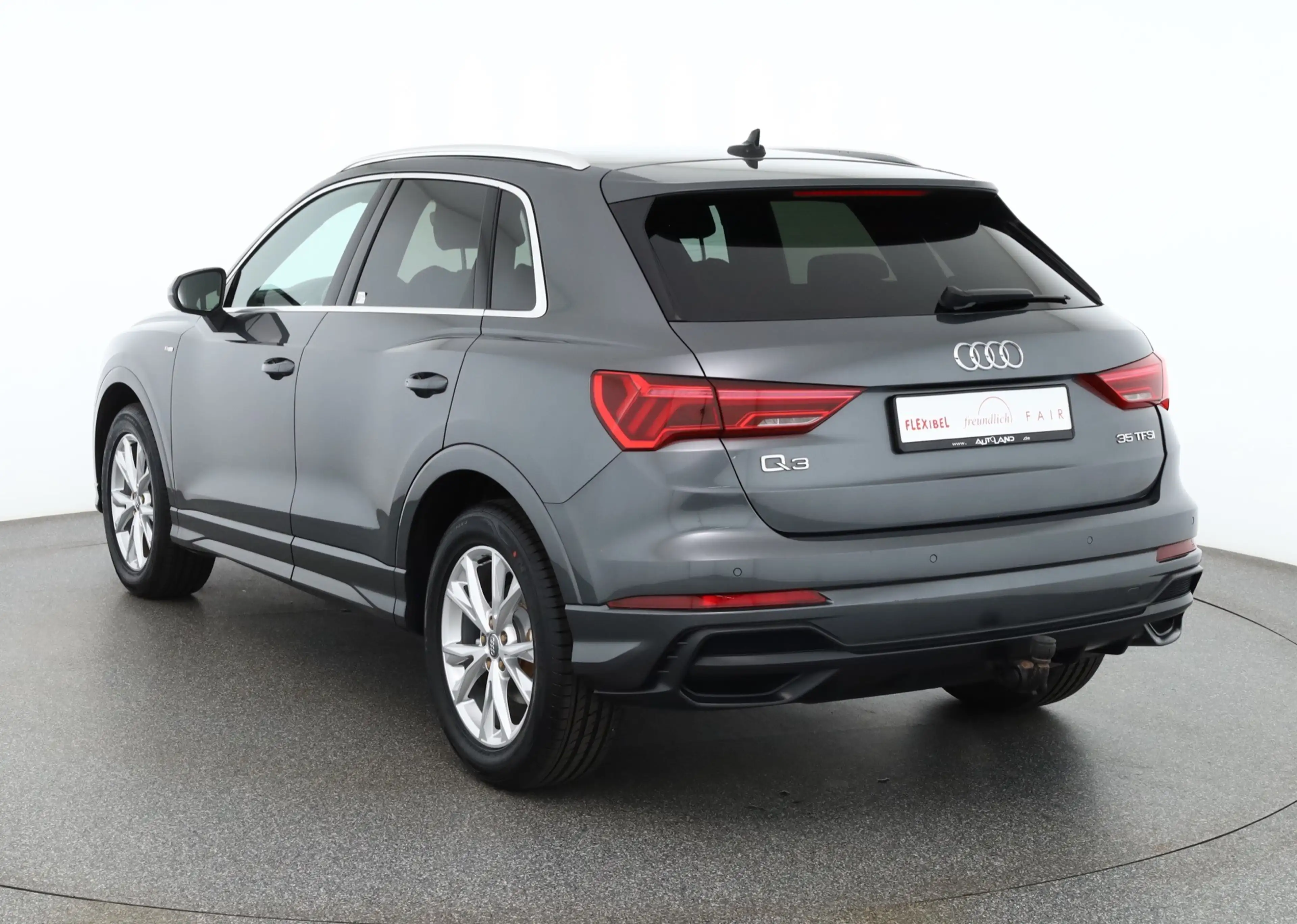 Audi Q3 35 TFSI S-Tronic S-Line LED Sitzheizung AHK — photo 3
