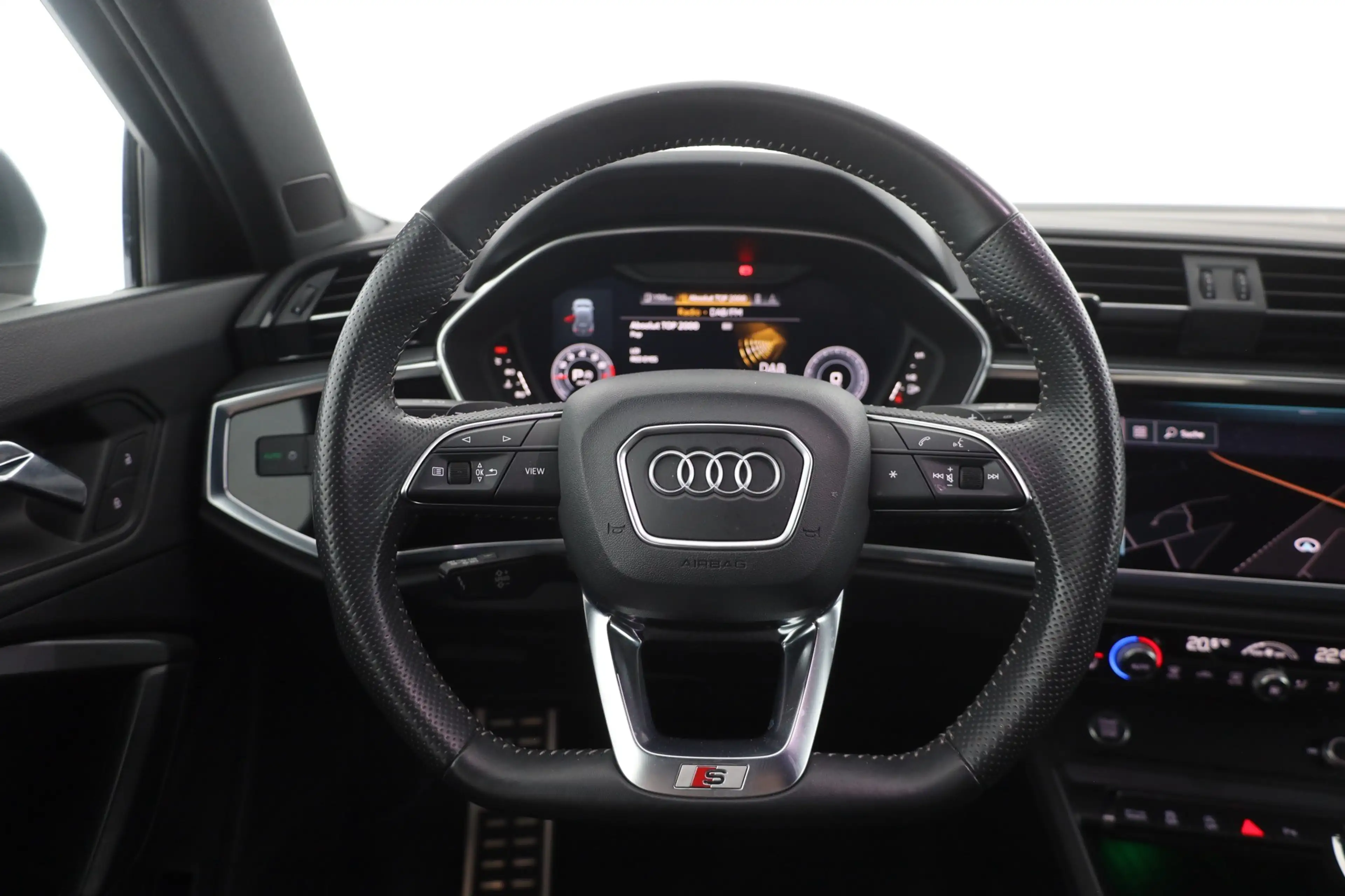 Audi Q3 35 TFSI S-Tronic S-Line LED Sitzheizung AHK — photo 14