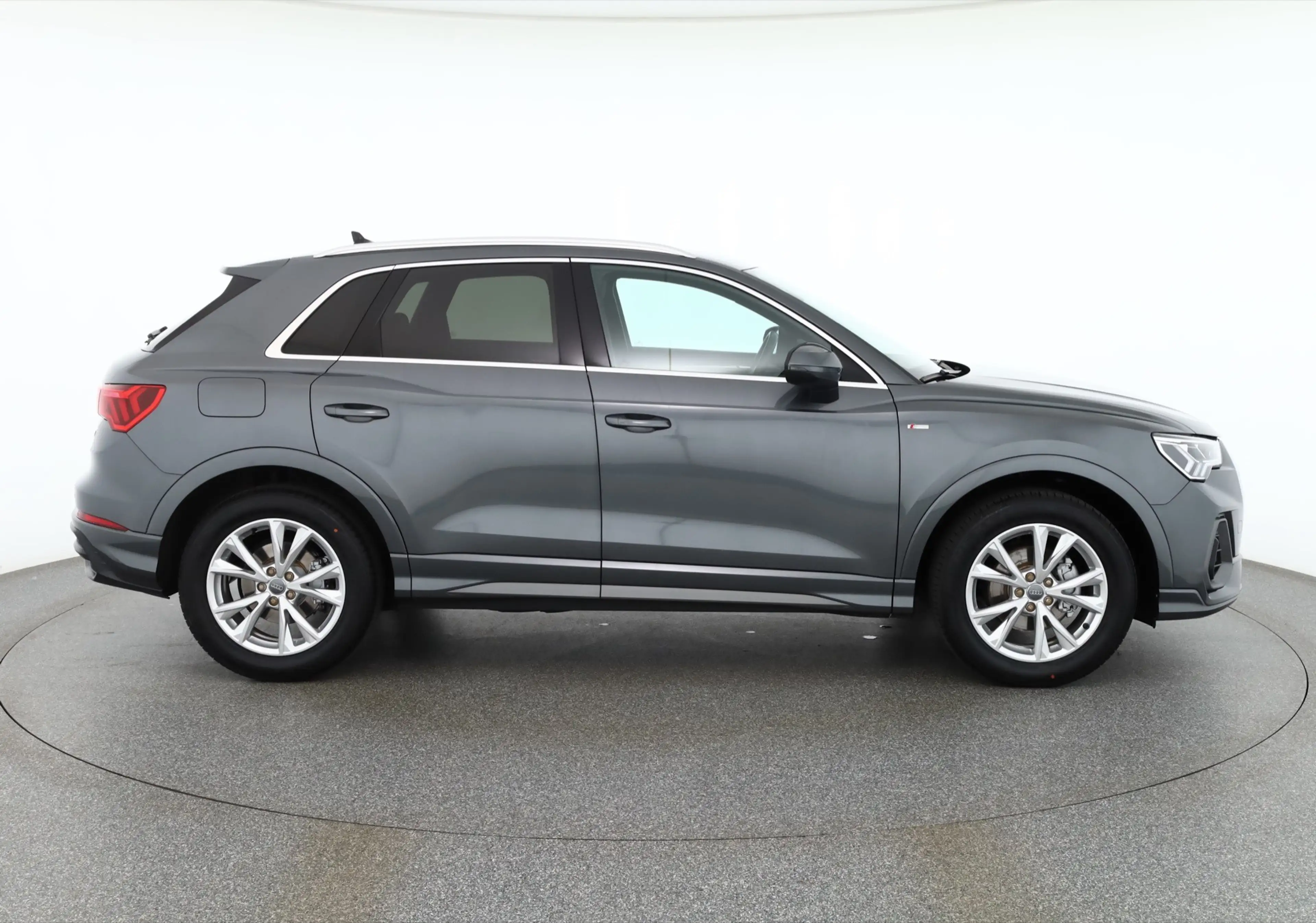 Audi Q3 35 TFSI S-Tronic S-Line LED Sitzheizung AHK — photo 6