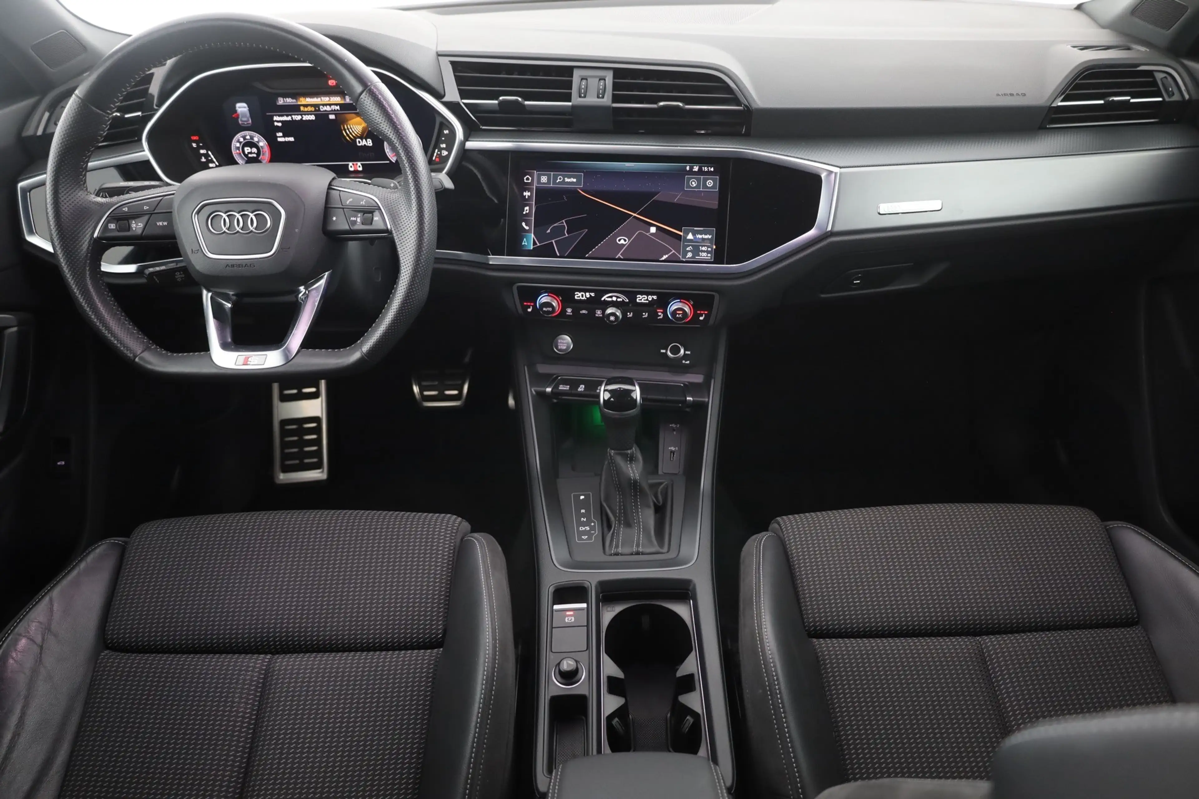 Audi Q3 35 TFSI S-Tronic S-Line LED Sitzheizung AHK — photo 9