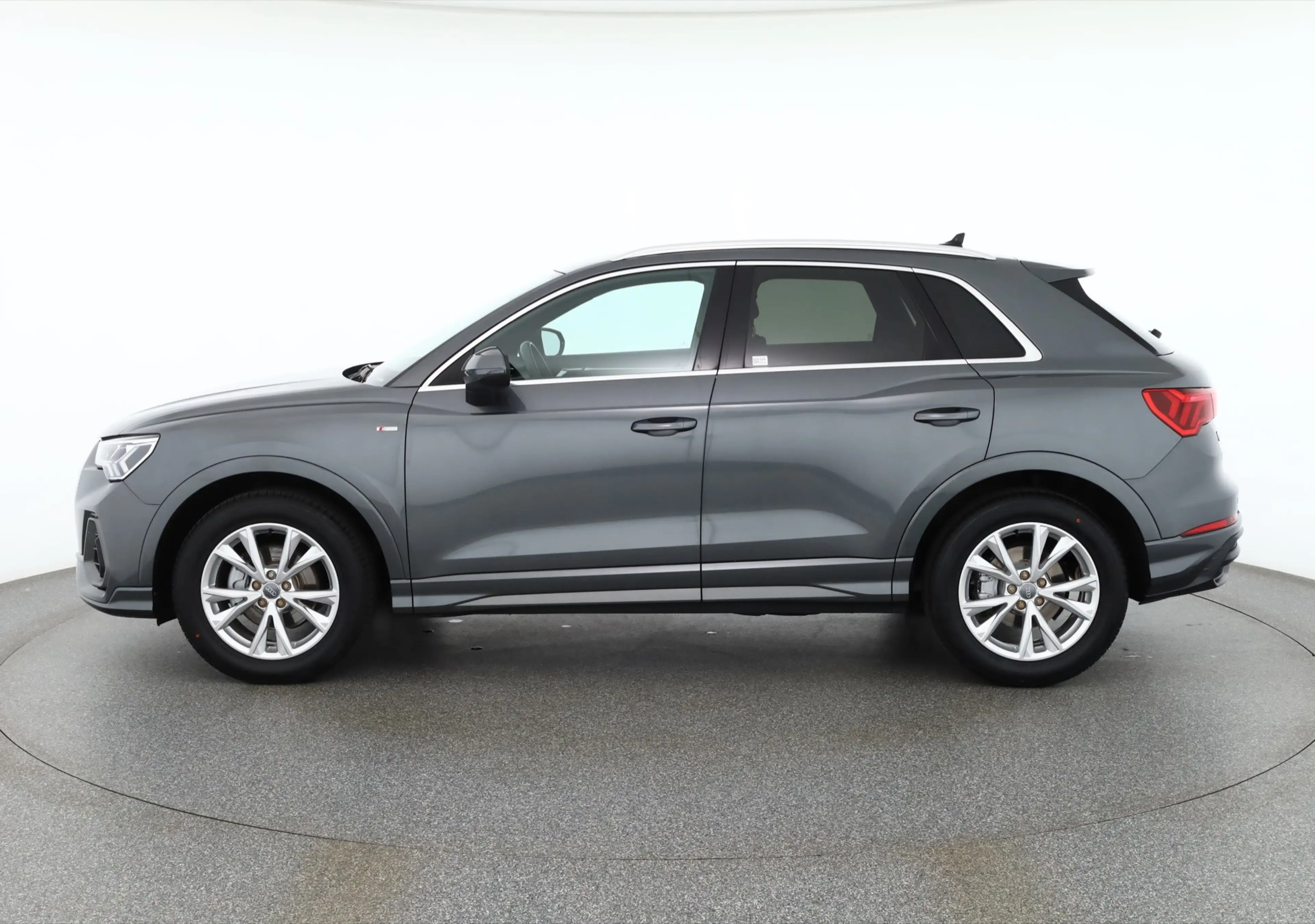 Audi Q3 35 TFSI S-Tronic S-Line LED Sitzheizung AHK — photo 2