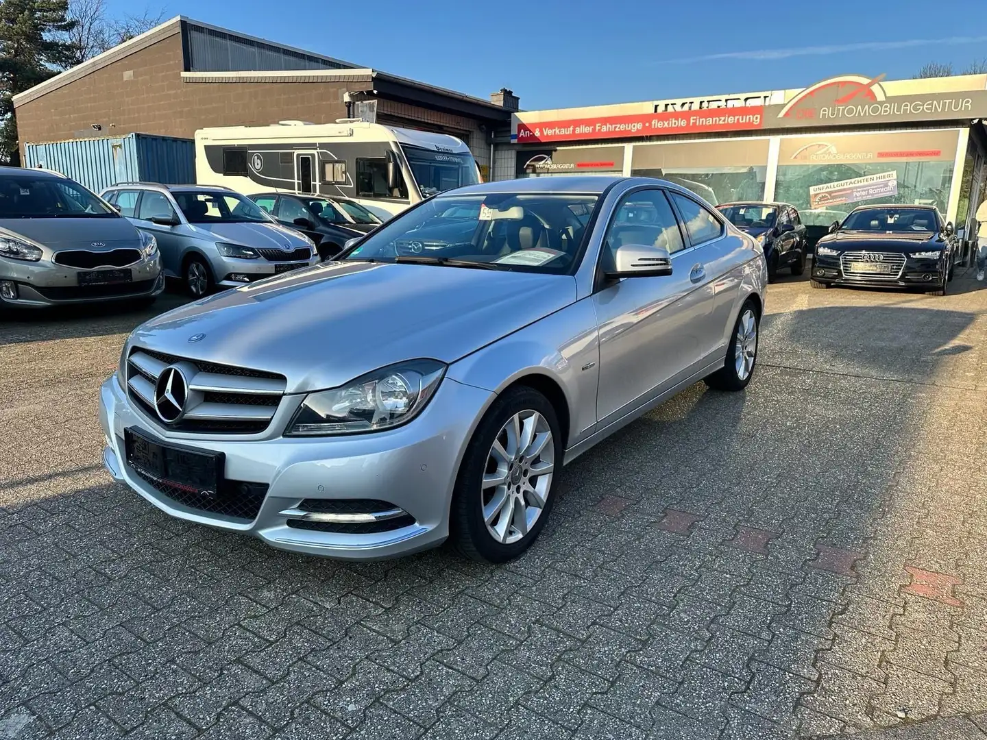 Mercedes-Benz C 180 Coupe CGI 1.HAND Sportpaket PDC Tempo Alus Silber - 1