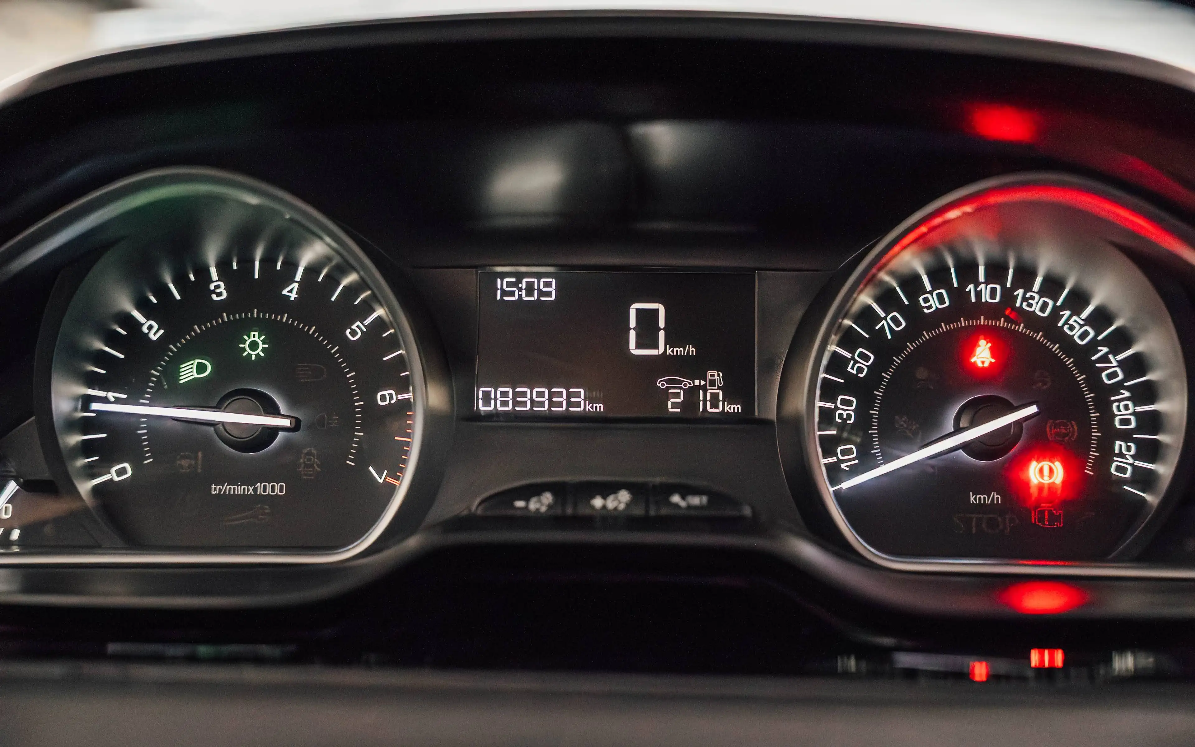 Peugeot 208 208 1.2i S — photo 15