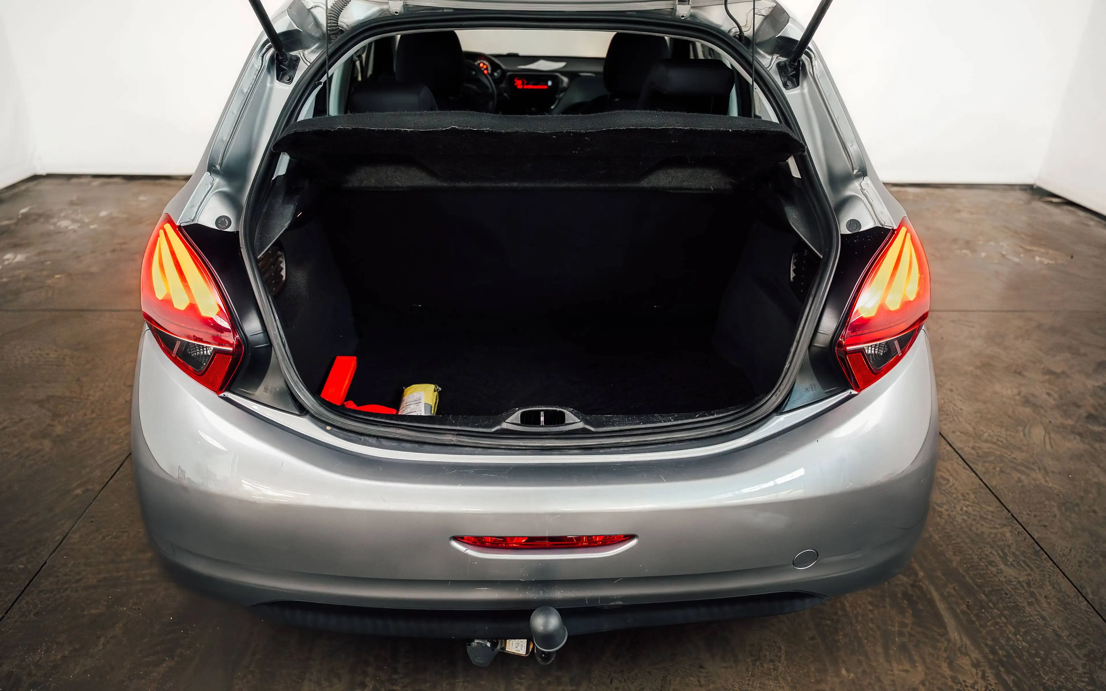 Peugeot 208 208 1.2i S — photo 8