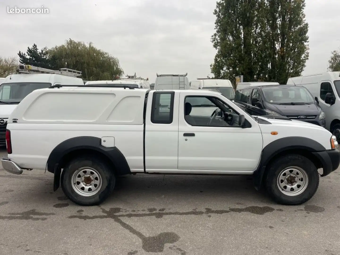 Nissan NP300 PICK-UP 2.5 DDTI 133CH KING-CAB SE Biały - 2