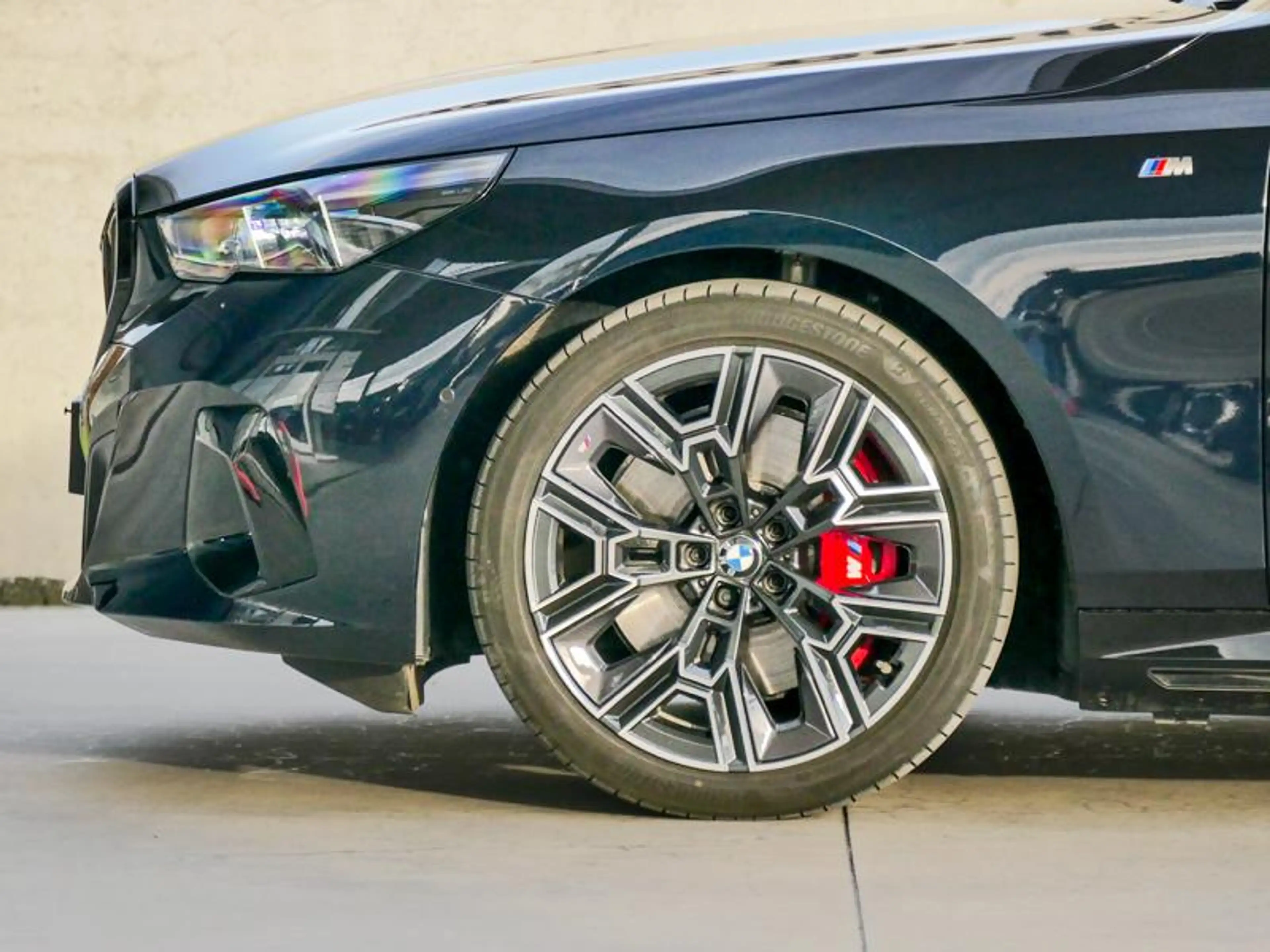 BMW i5 eDrive40 Touring M Sport PRO | PANO | — photo 8