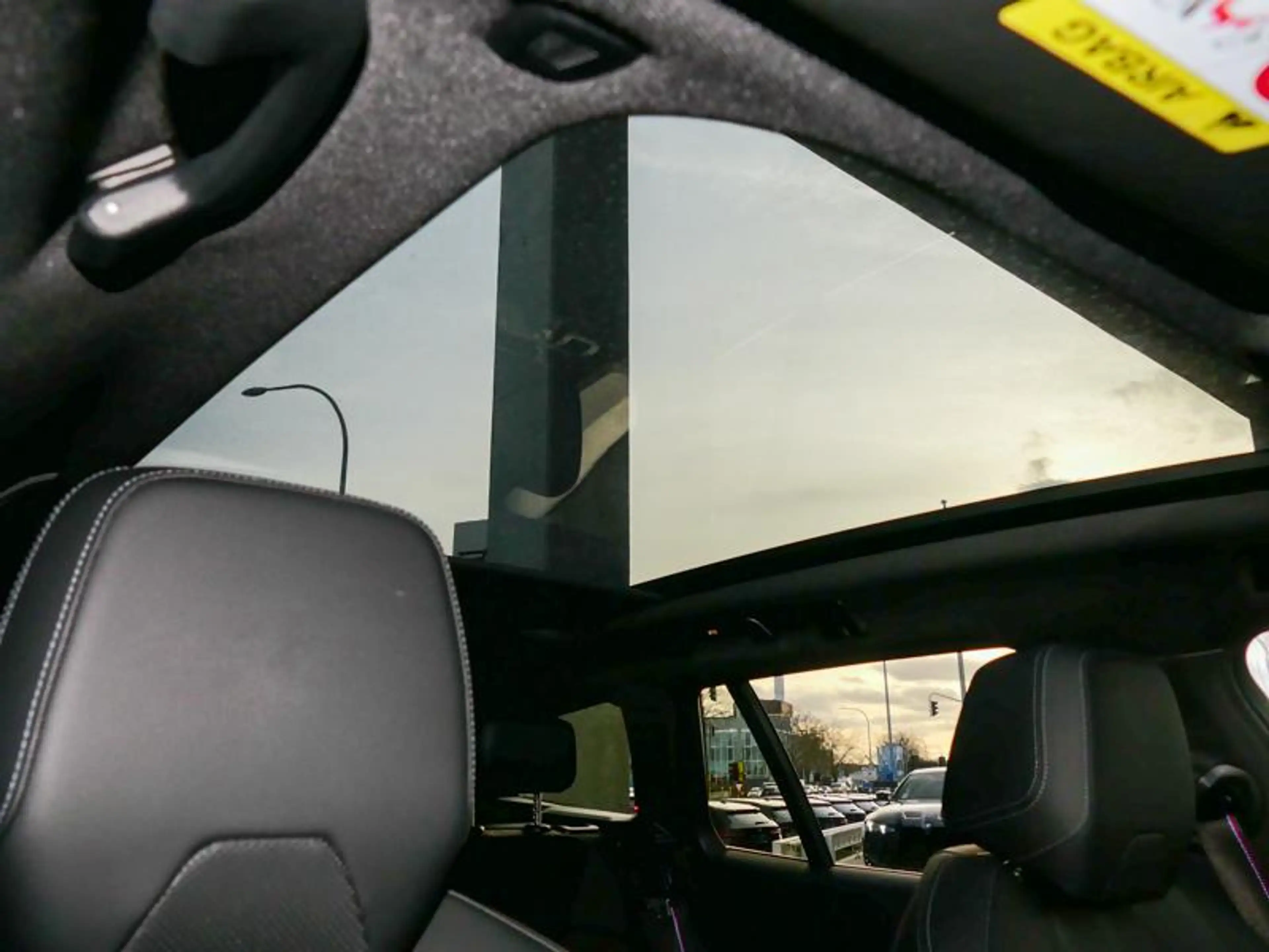 BMW i5 eDrive40 Touring M Sport PRO | PANO | — photo 12