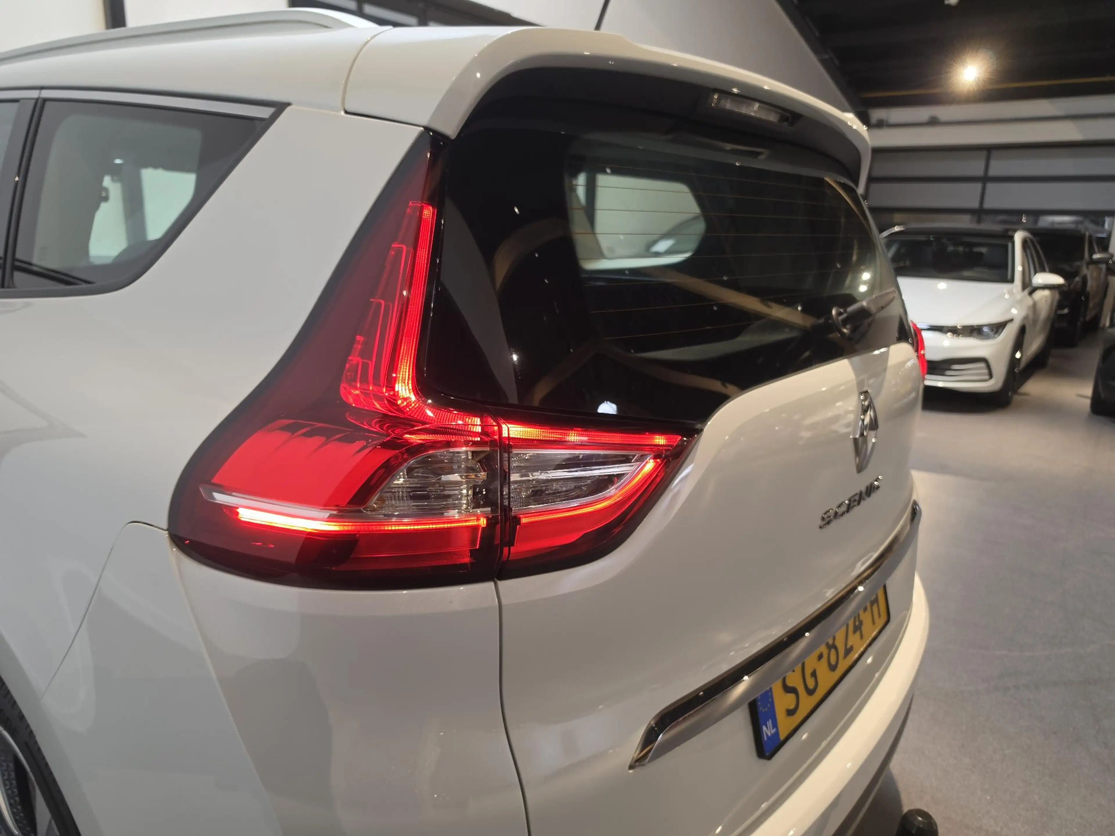 Renault Grand Scenic 1.2 TCe Intens 7p. Stoelverwarming - Stoelmassage — photo 8