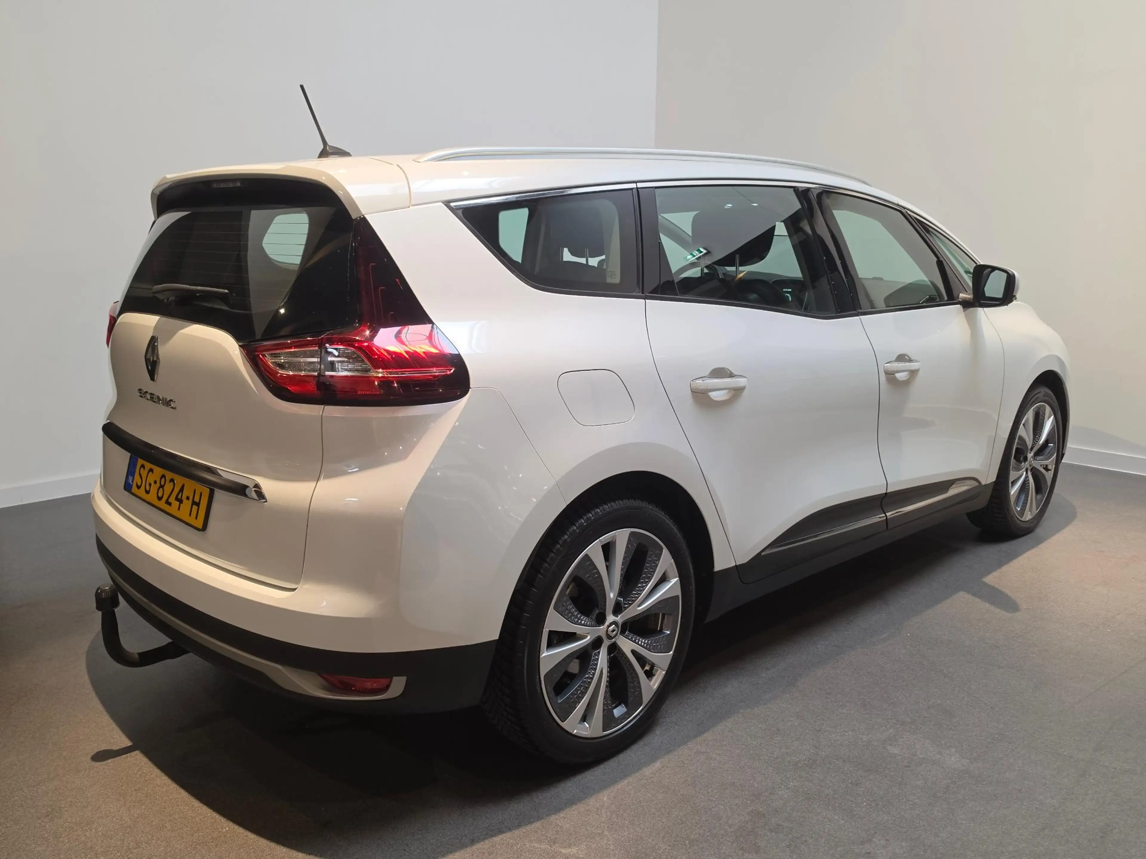 Renault Grand Scenic 1.2 TCe Intens 7p. Stoelverwarming - Stoelmassage — photo 6