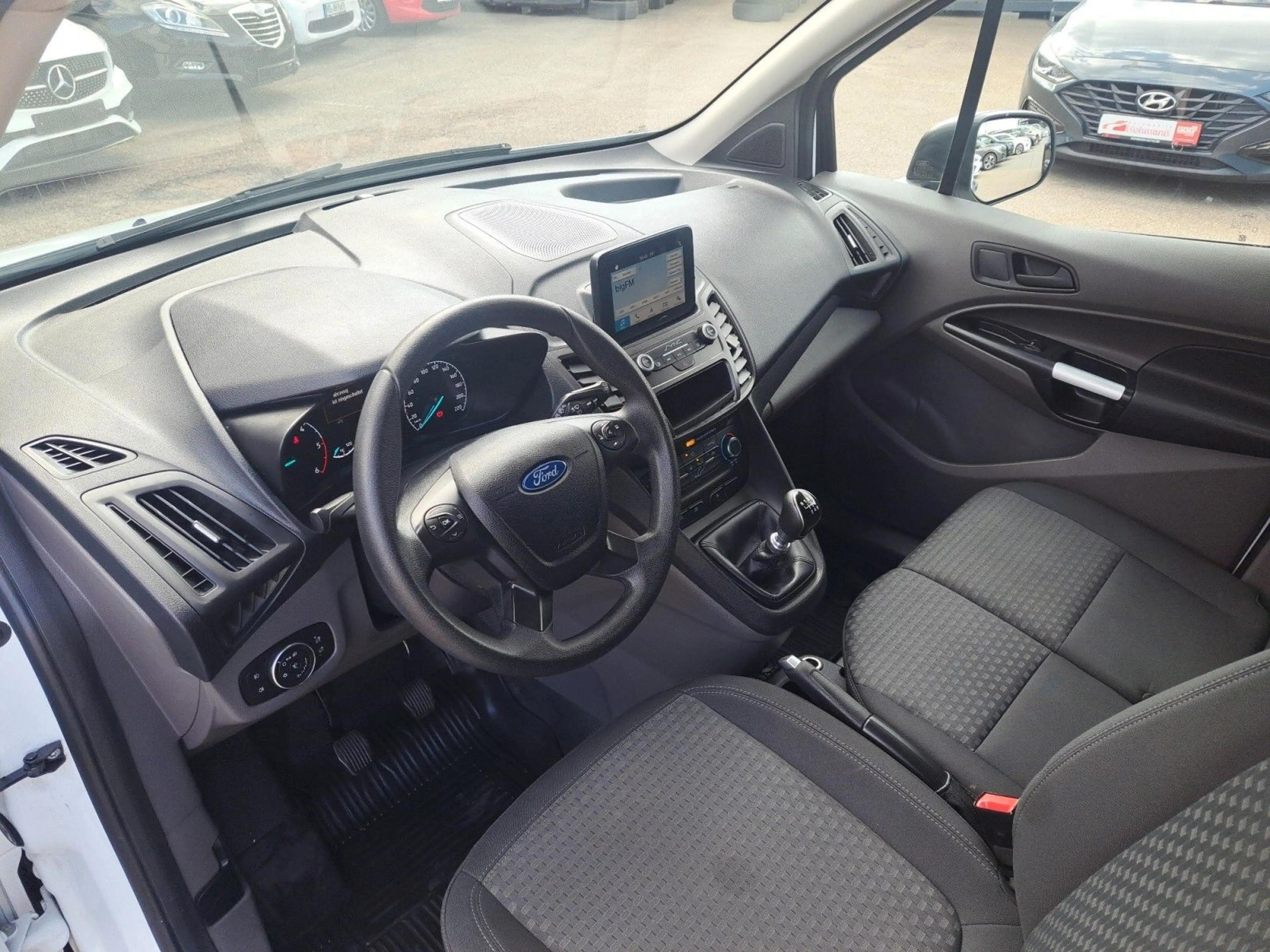Ford Transit Connect — photo 11