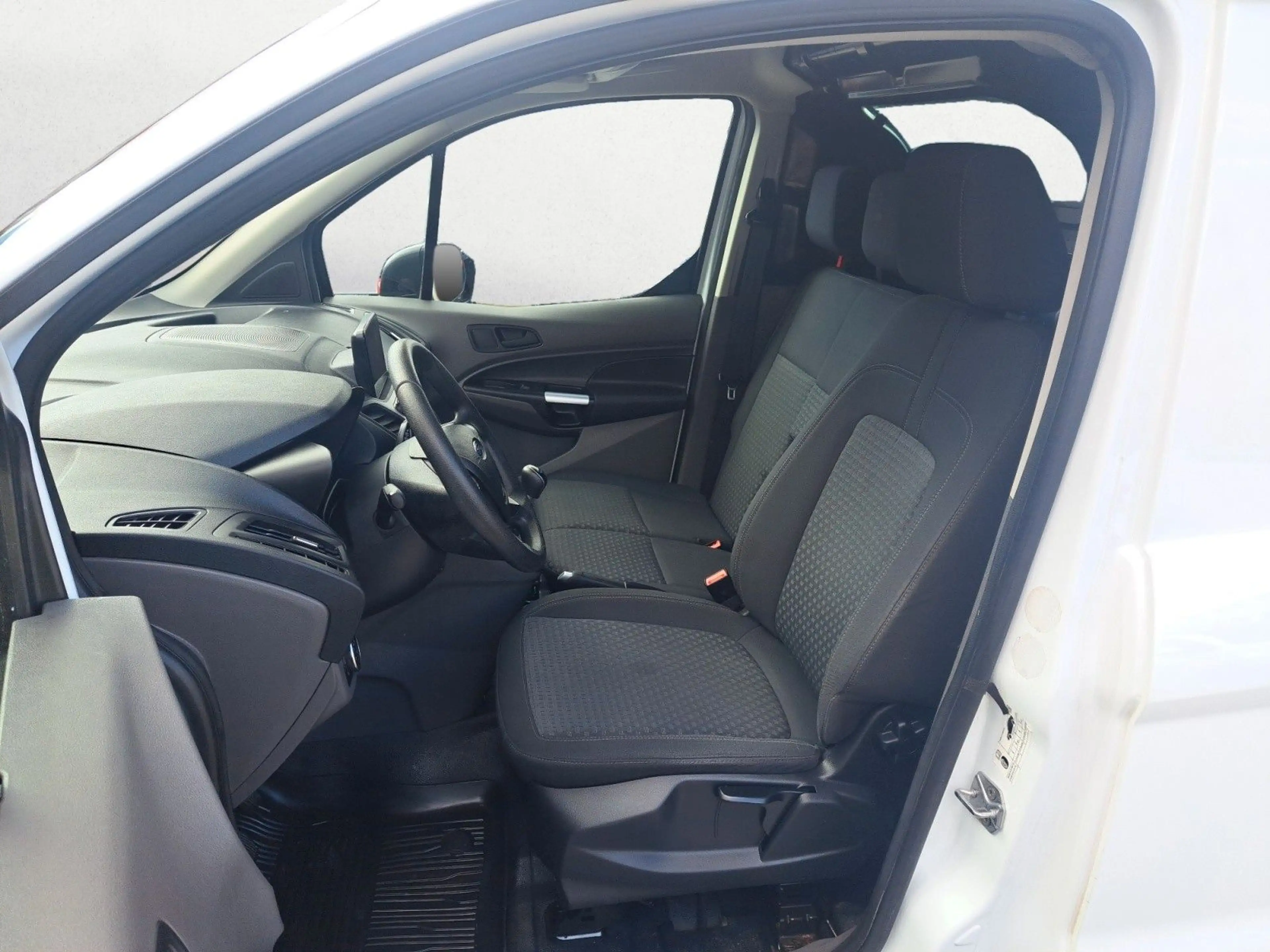 Ford Transit Connect — photo 10