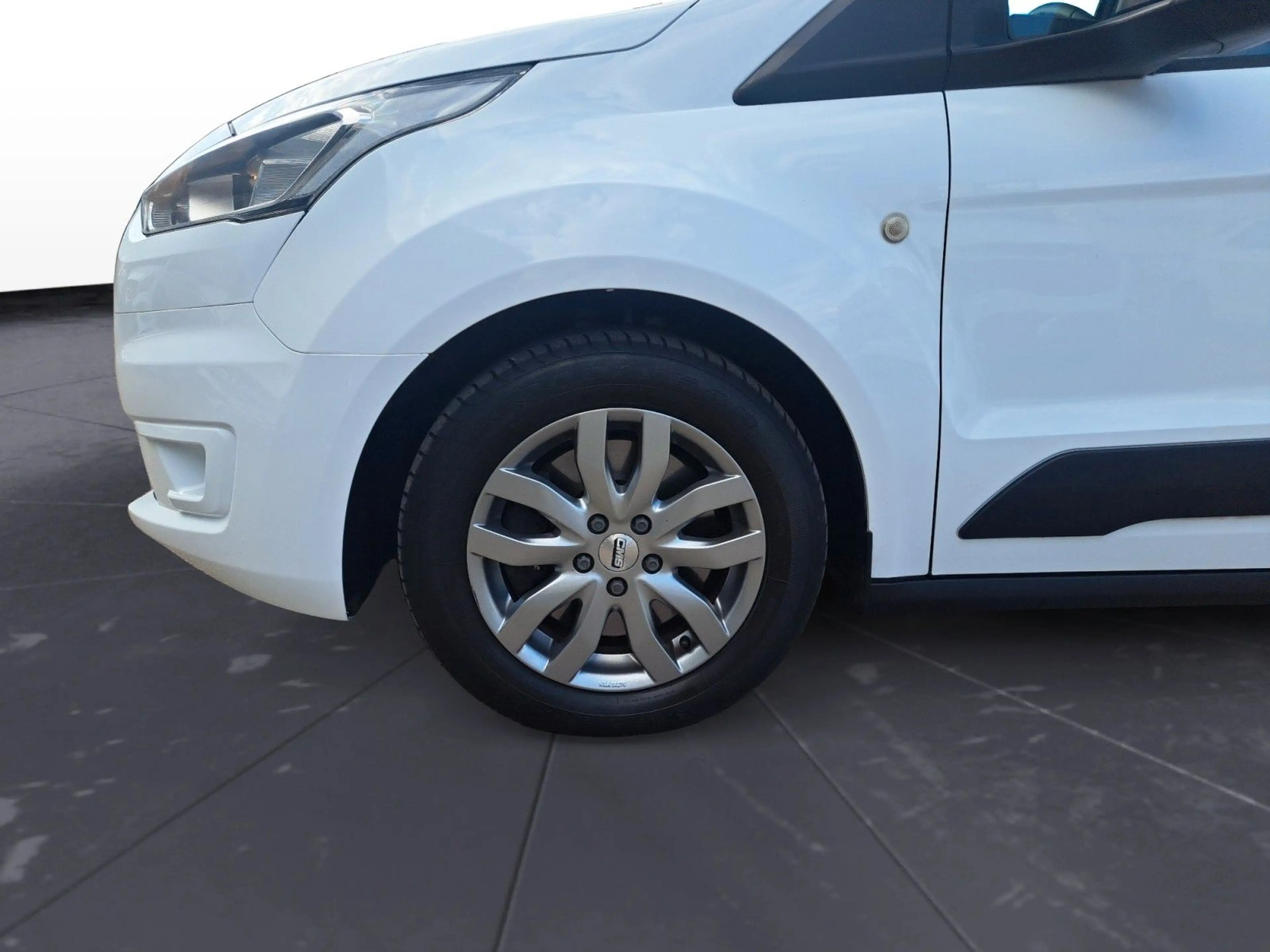 Ford Transit Connect — photo 9
