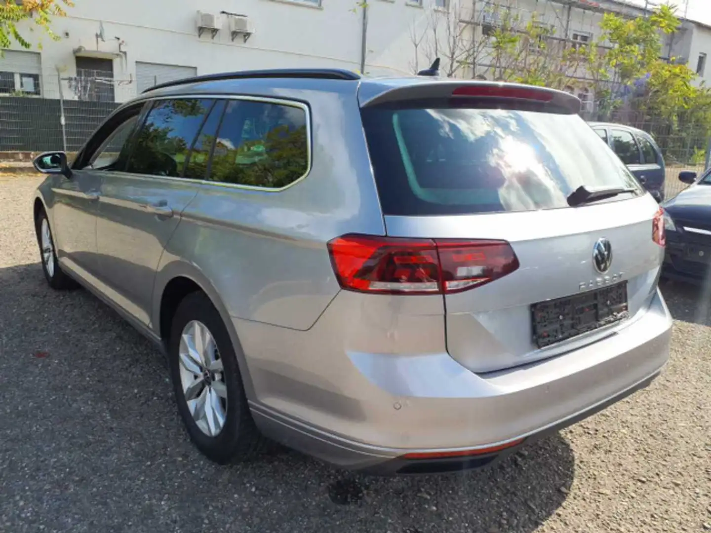 Volkswagen Passat Variant 1.5 TSI DSG Business AHK+ACC+LED+ Silber - 2