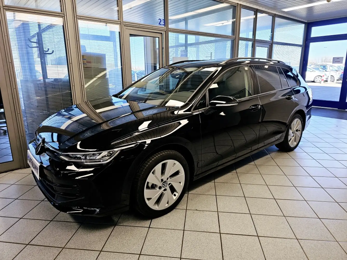 Volkswagen Golf Variant Life AHK,Climatr,Kamera,ACC,SHZ,LED Fekete - 2