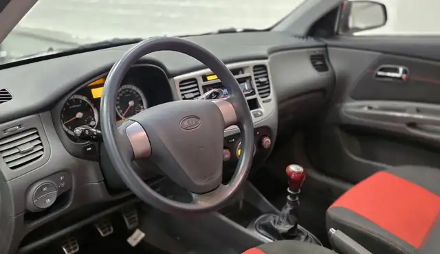 Kia Rio view 9