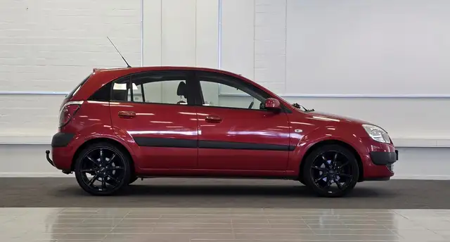 Kia Rio view 5