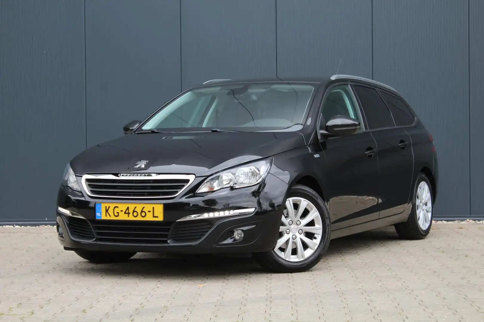 Peugeot 308 SW 1.2 PureTech Style | Panoramadak | Trekhaak | N Zwart - 1