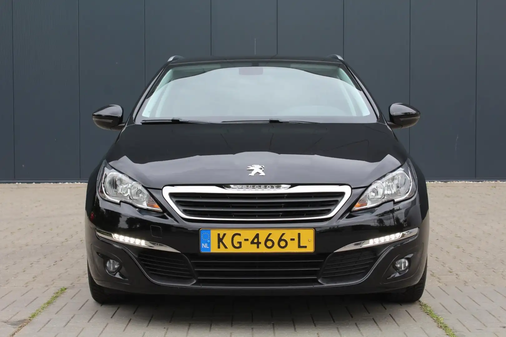 Peugeot 308 SW 1.2 PureTech Style | Panoramadak | Trekhaak | N Zwart - 2