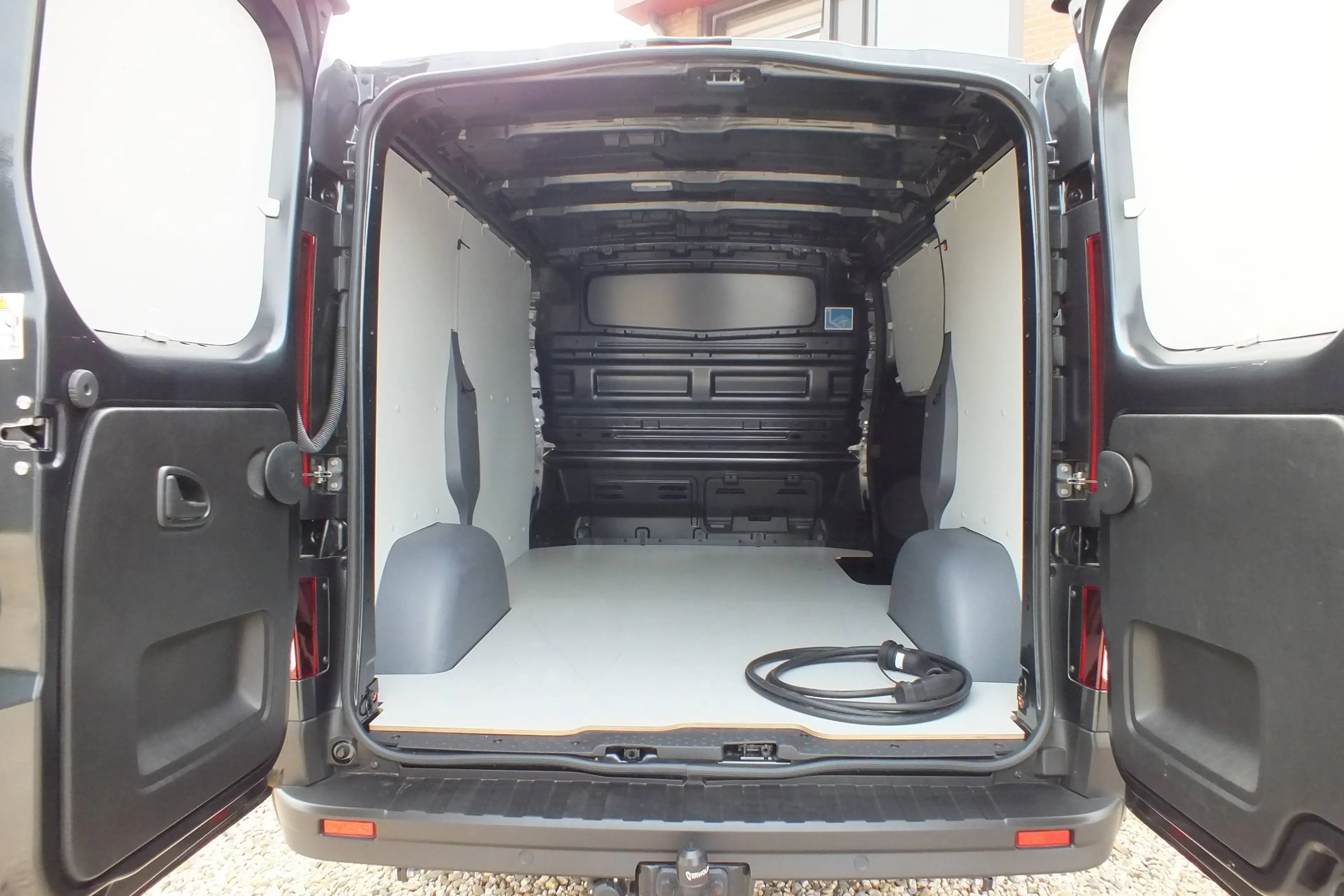 Renault Trafic T29 L1H1 Adv.52 kWh — photo 7