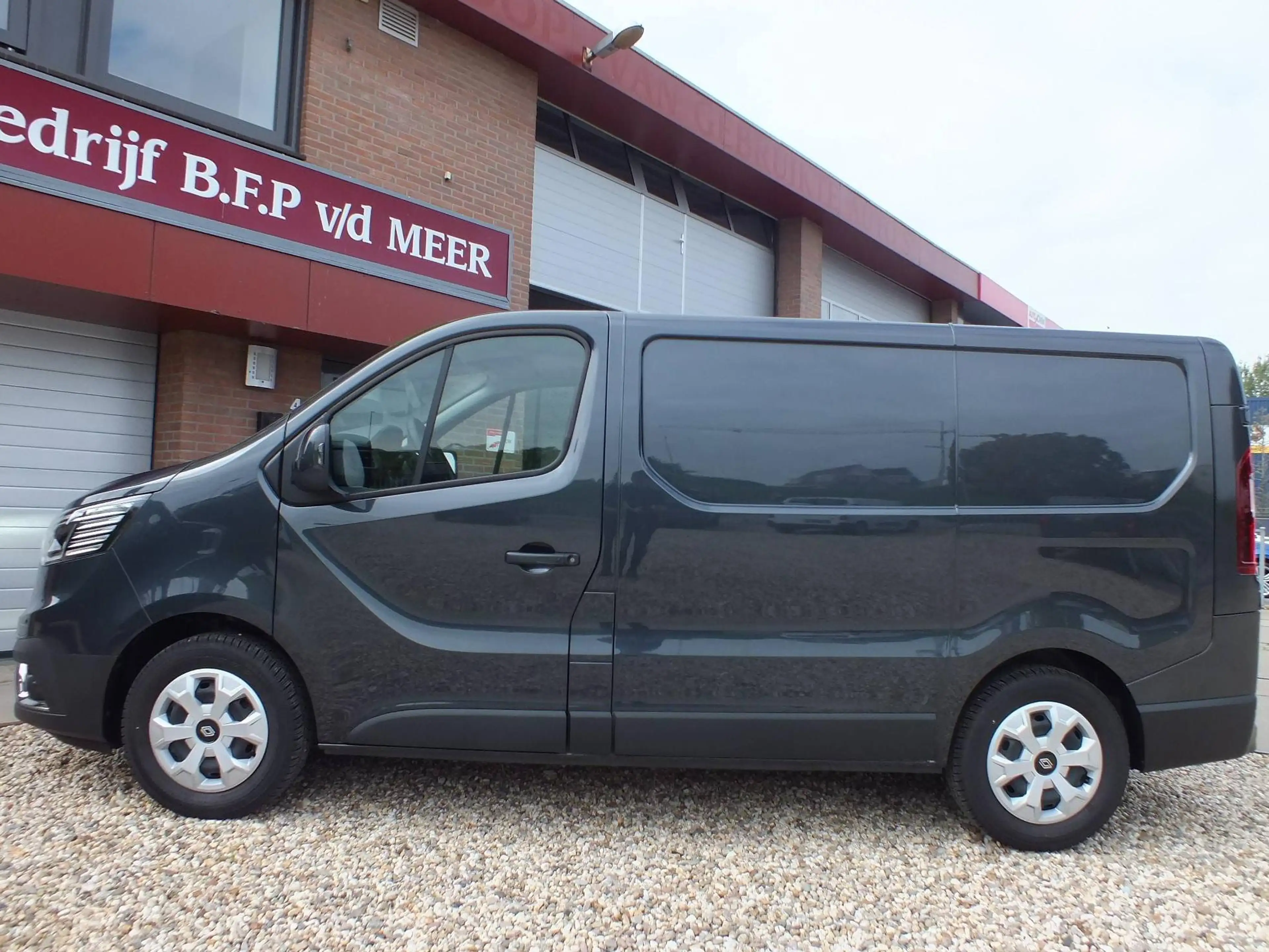 Renault Trafic T29 L1H1 Adv.52 kWh — photo 5