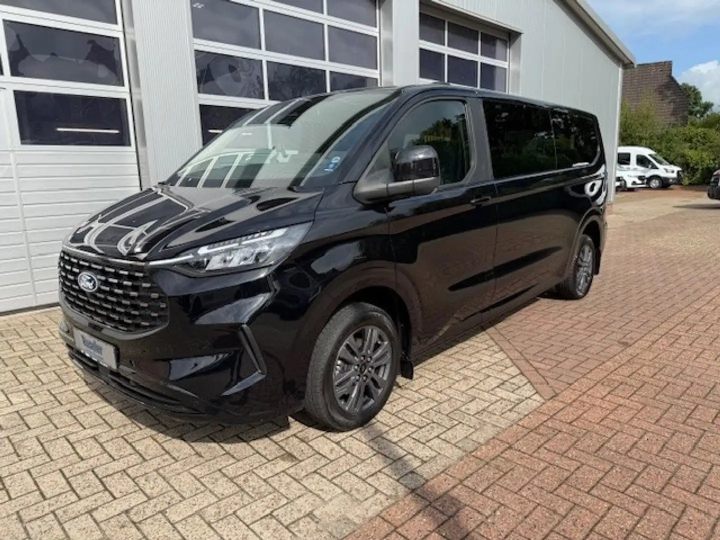 Ford Tourneo Custom 320 L2 Tourneo Titanium FWD Schwarz - 1