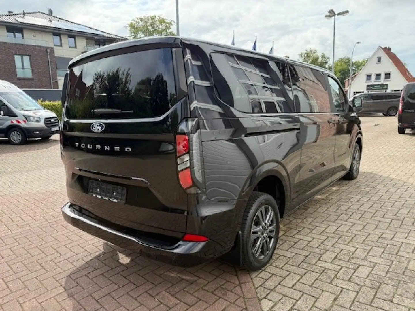 Ford Tourneo Custom 320 L2 Tourneo Titanium FWD Schwarz - 2
