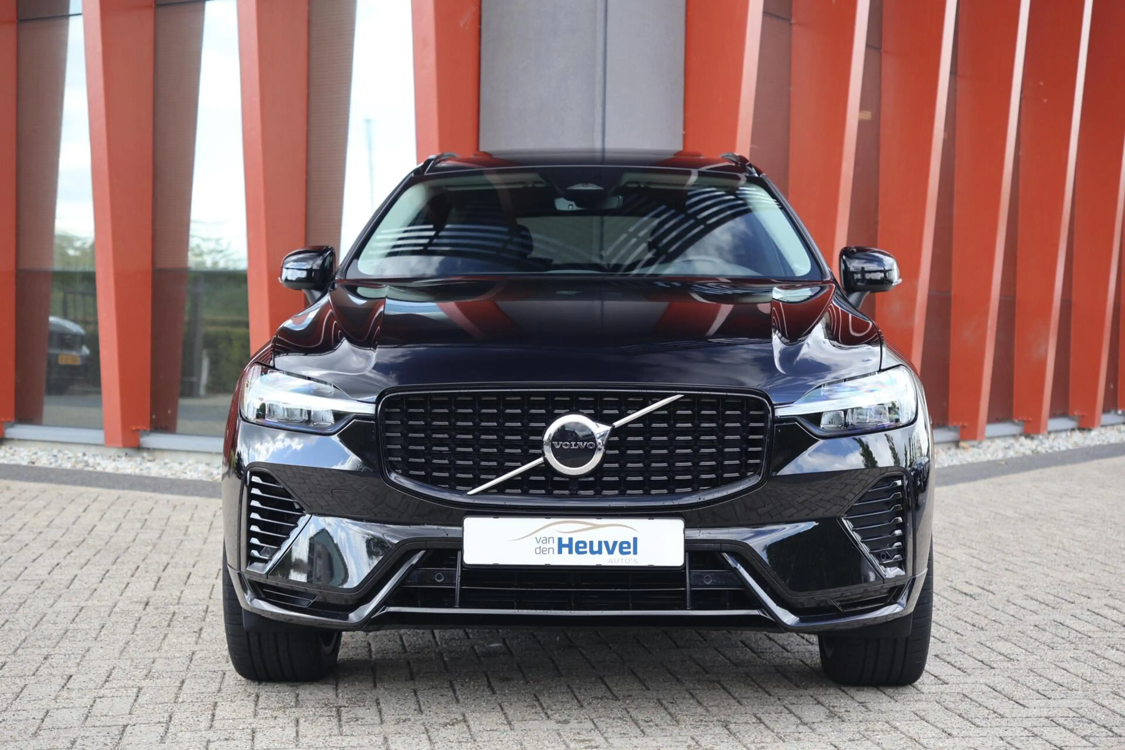 Volvo XC60 T6 Recharge AWD Plus Dark | Stoelverwarming | Park — photo 2
