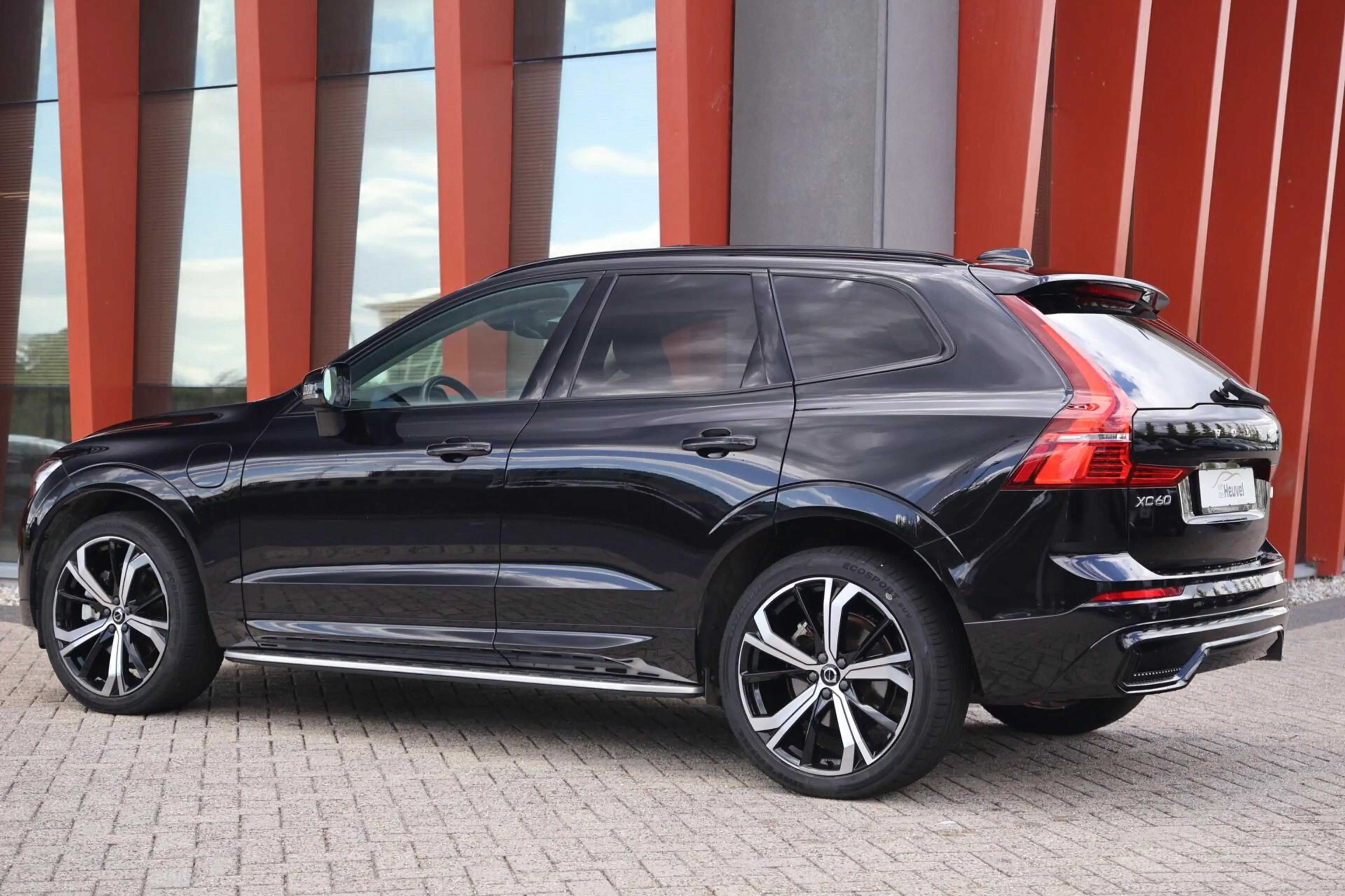 Volvo XC60 T6 Recharge AWD Plus Dark | Stoelverwarming | Park — photo 3