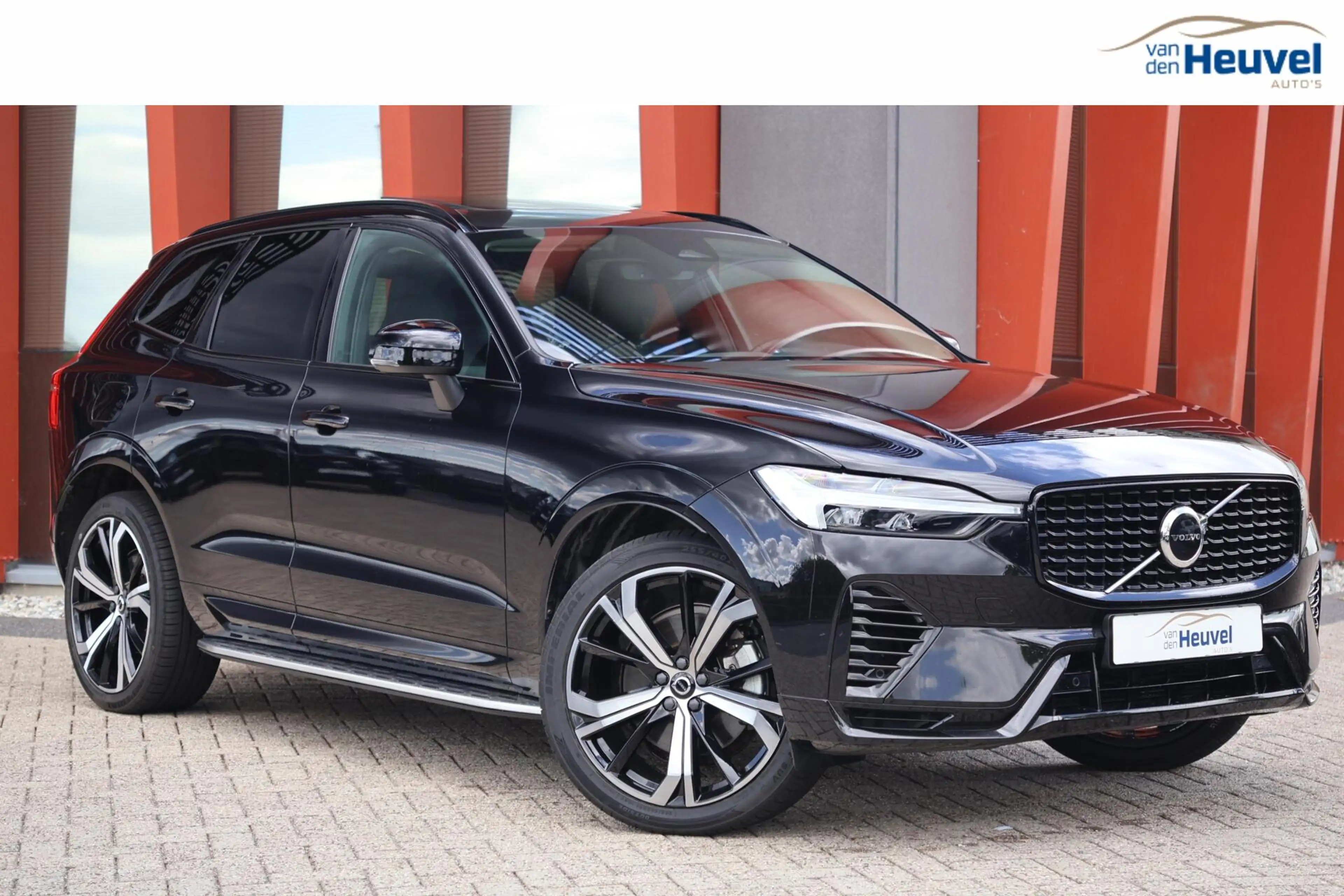Volvo XC60 T6 Recharge AWD Plus Dark | Stoelverwarming | Park