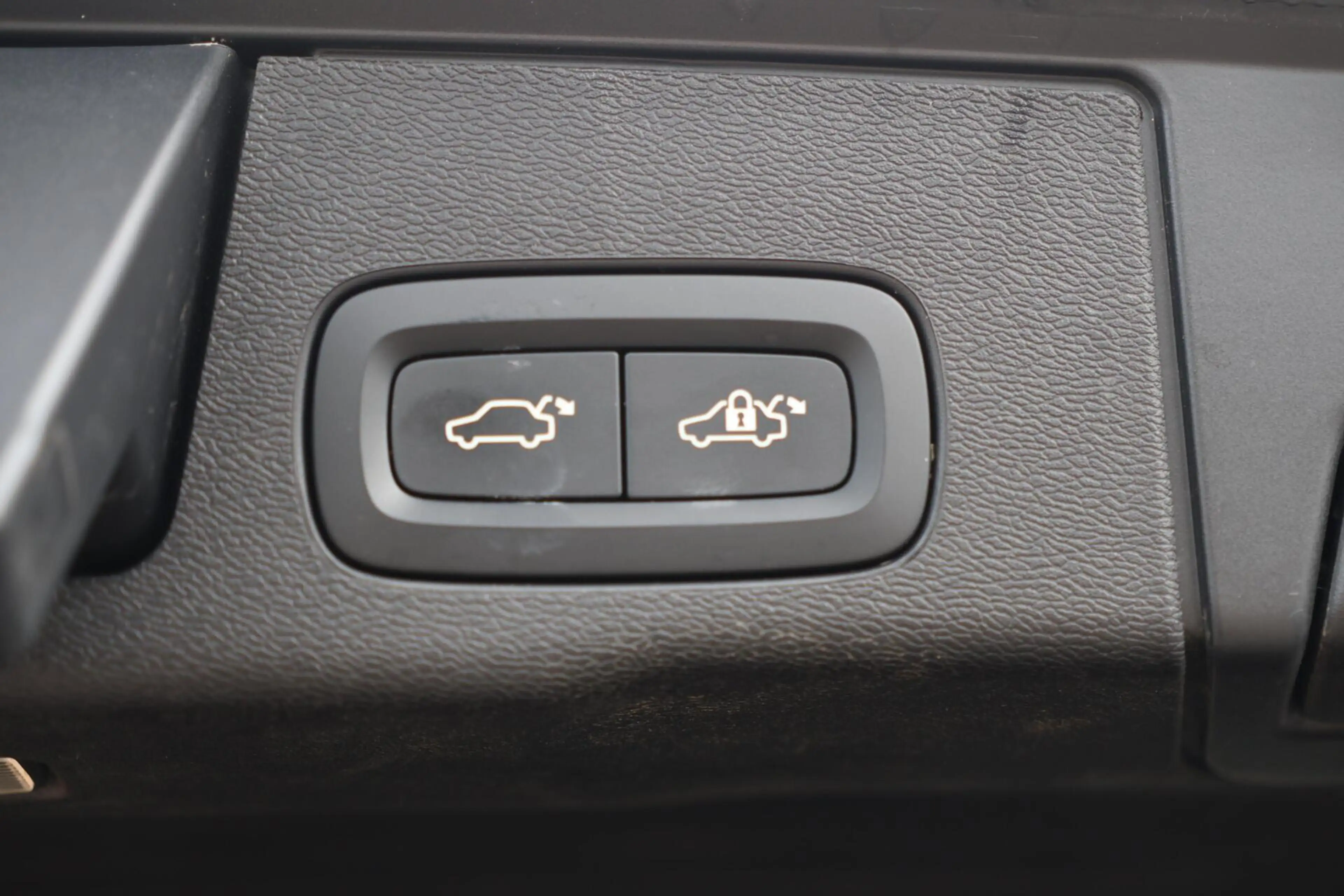 Volvo XC60 T6 Recharge AWD Plus Dark | Stoelverwarming | Park — photo 15