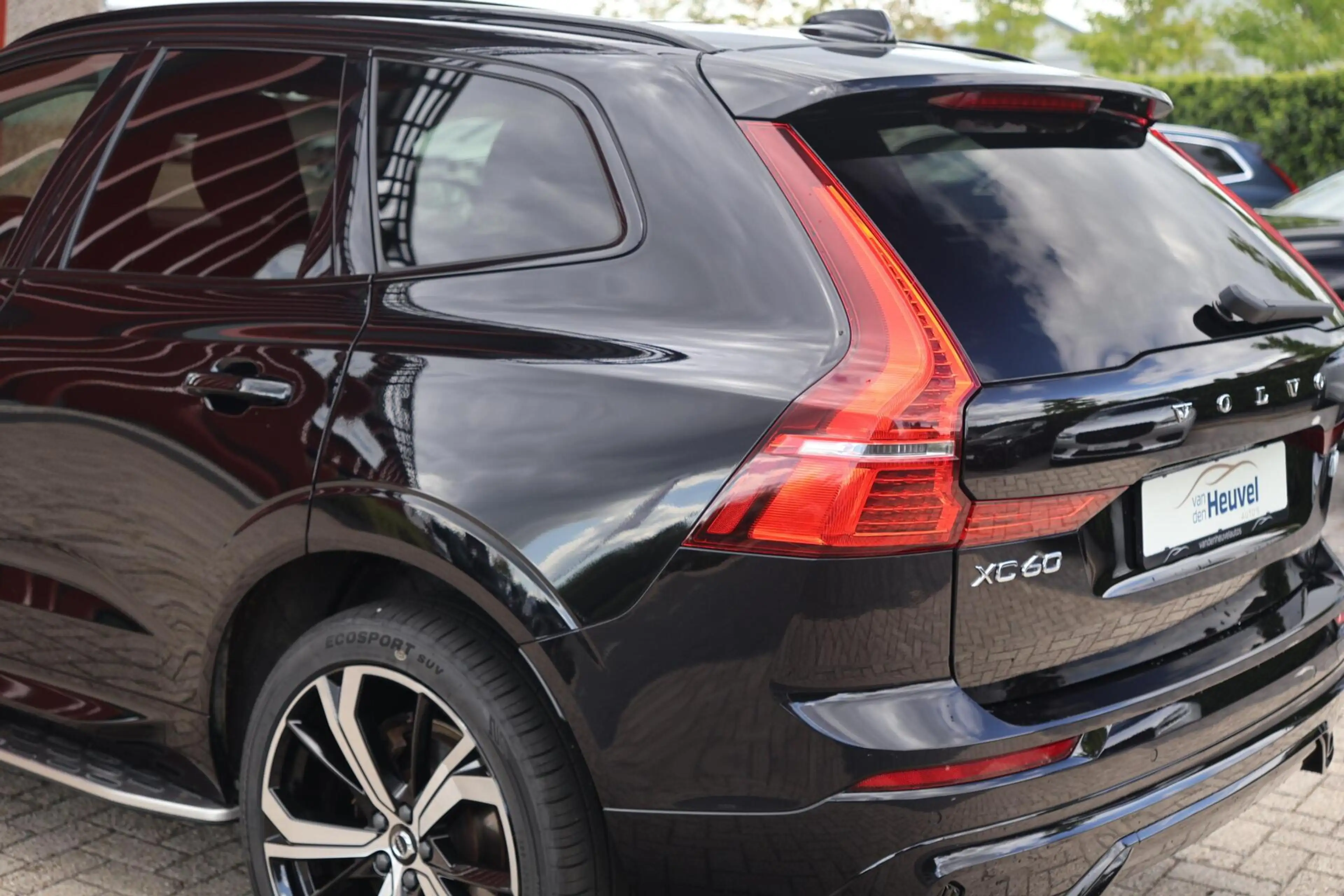 Volvo XC60 T6 Recharge AWD Plus Dark | Stoelverwarming | Park — photo 11