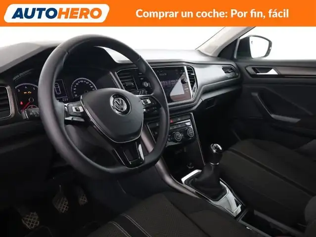 Volkswagen T-Roc view 12