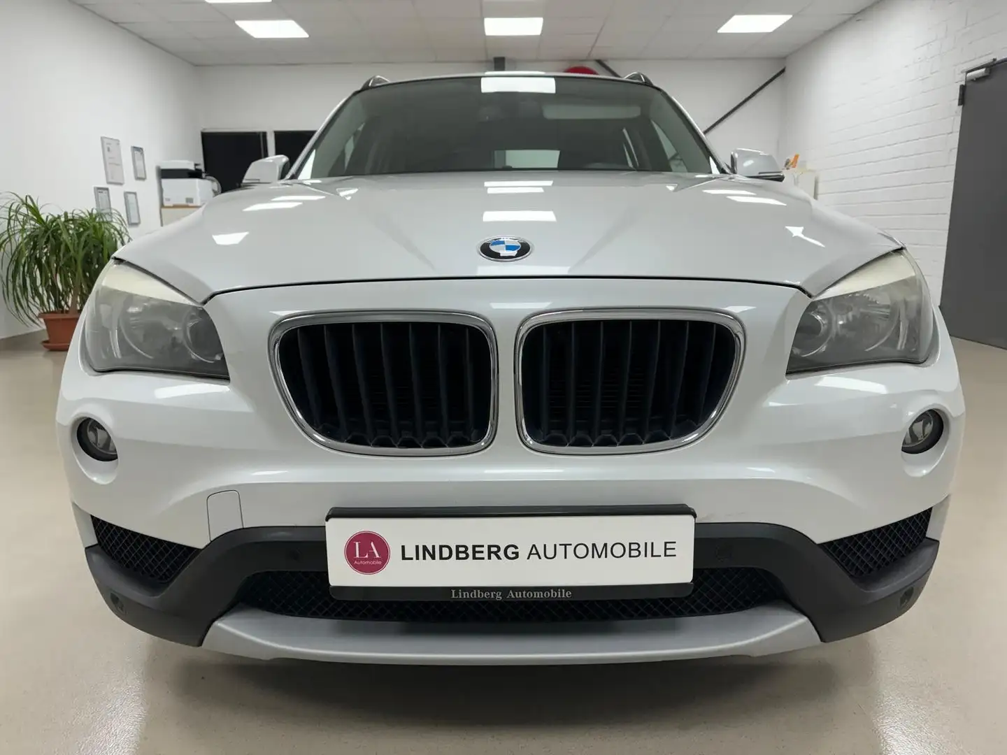 BMW X1 20 d sDrive*NAVI*PDC*KLIMA*CONNECT*LMF*USB*SH Weiß - 2