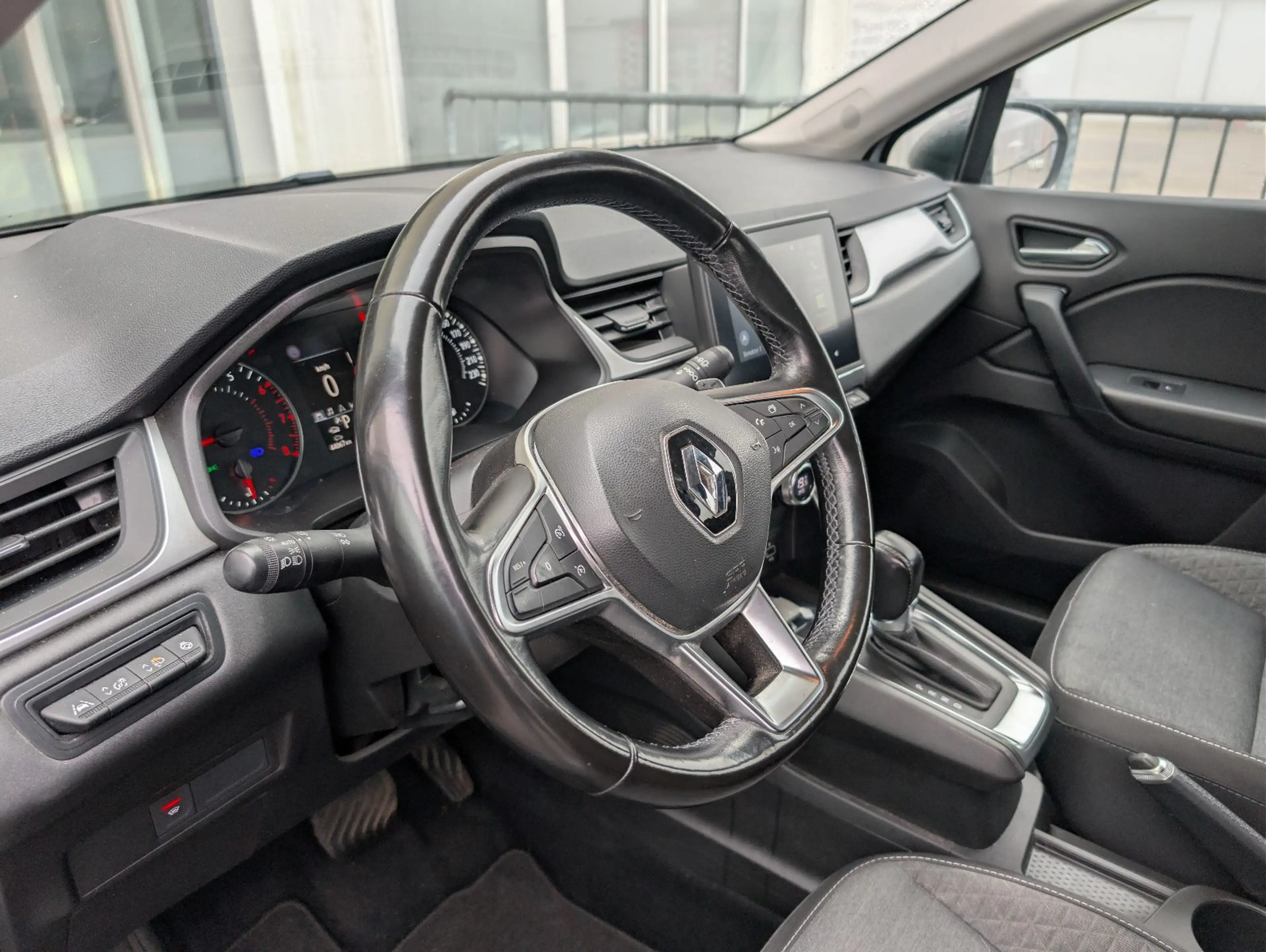 Renault Captur II 1.3 TCe 140 Business Edition — photo 12