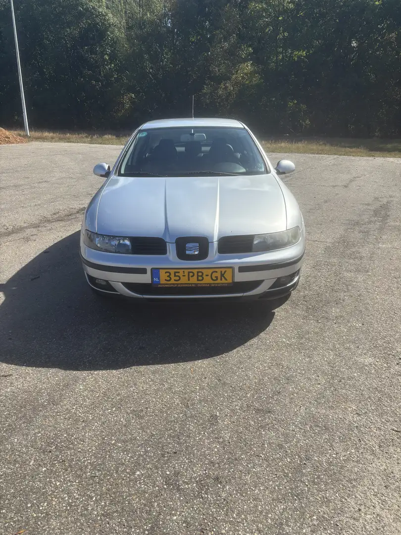 SEAT Leon 1.8-20V Executive Grijs - 2