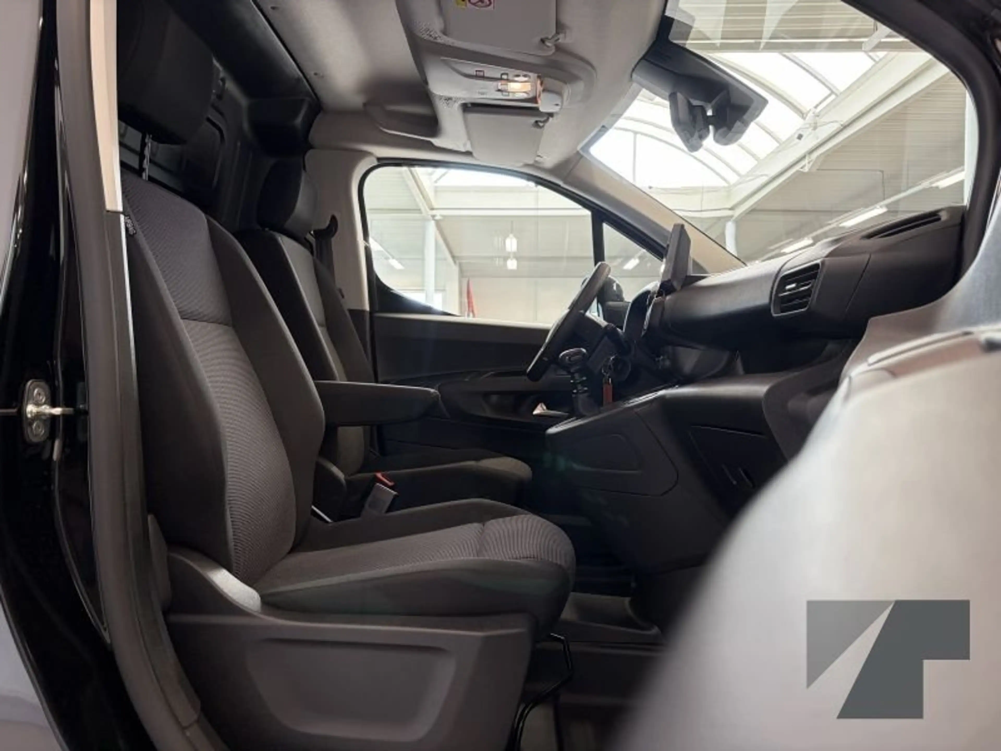 Citroen Berlingo BERLINGO H — photo 13