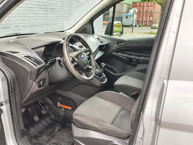 Ford Transit Connect view 6