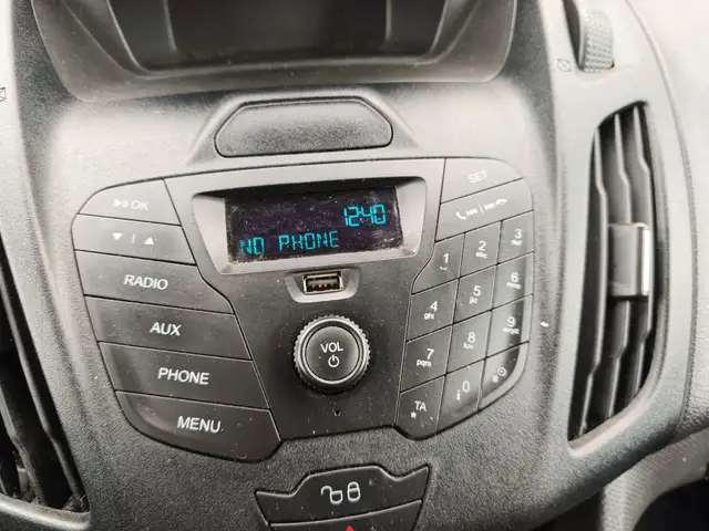 Ford Transit Connect view 9