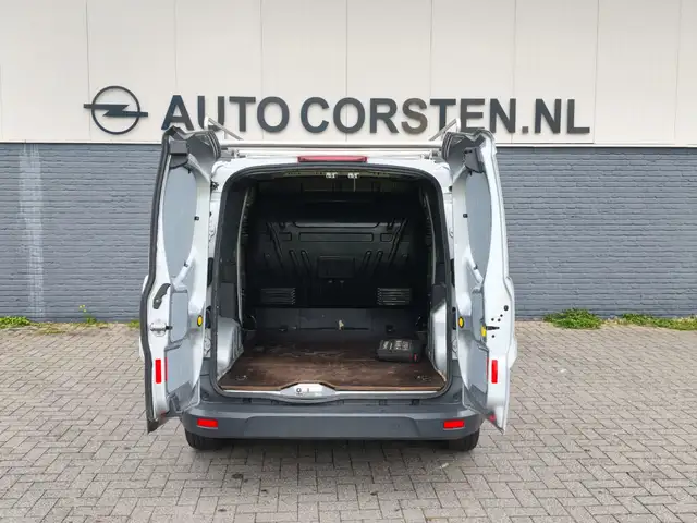Ford Transit Connect view 11