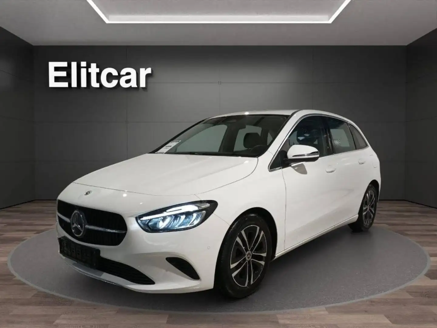 Mercedes-Benz B 180 Automatic Progressive Advanced - 1