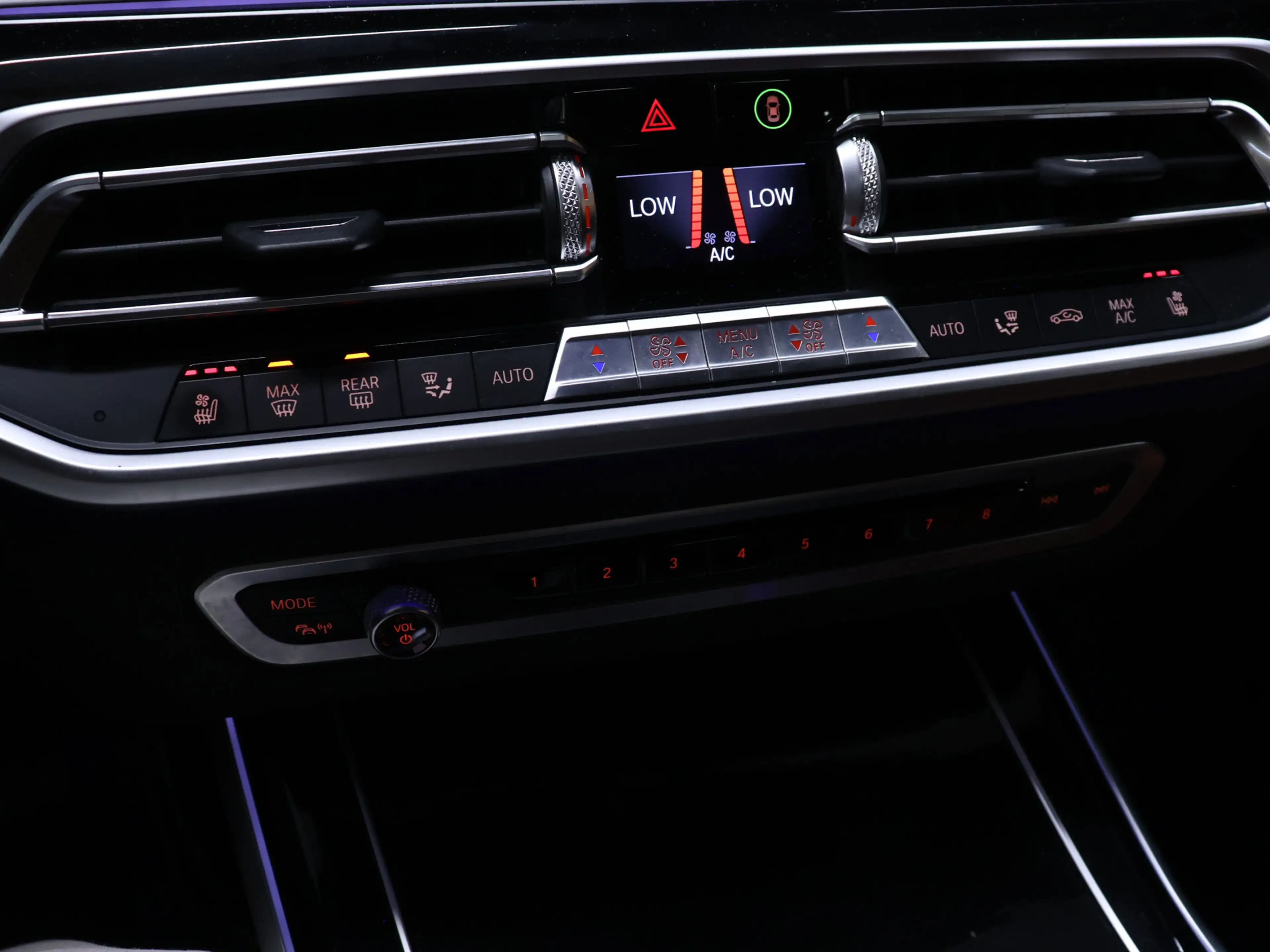 BMW X7 xDrive40i High Executive [SCHUIFKANTELDAK, 7-PERSO — photo 32