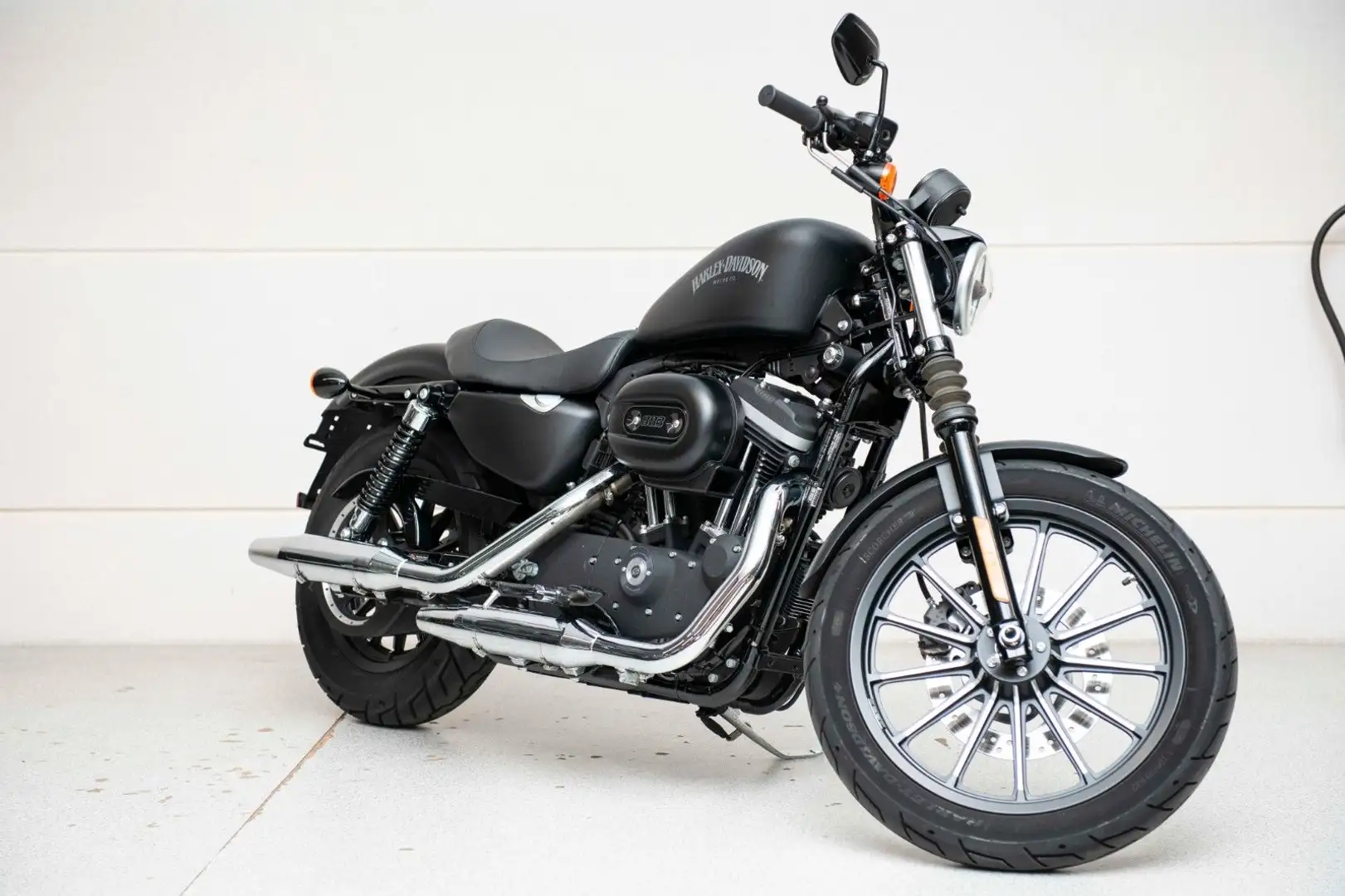 Harley-Davidson Iron 883 5HD* Fekete - 2