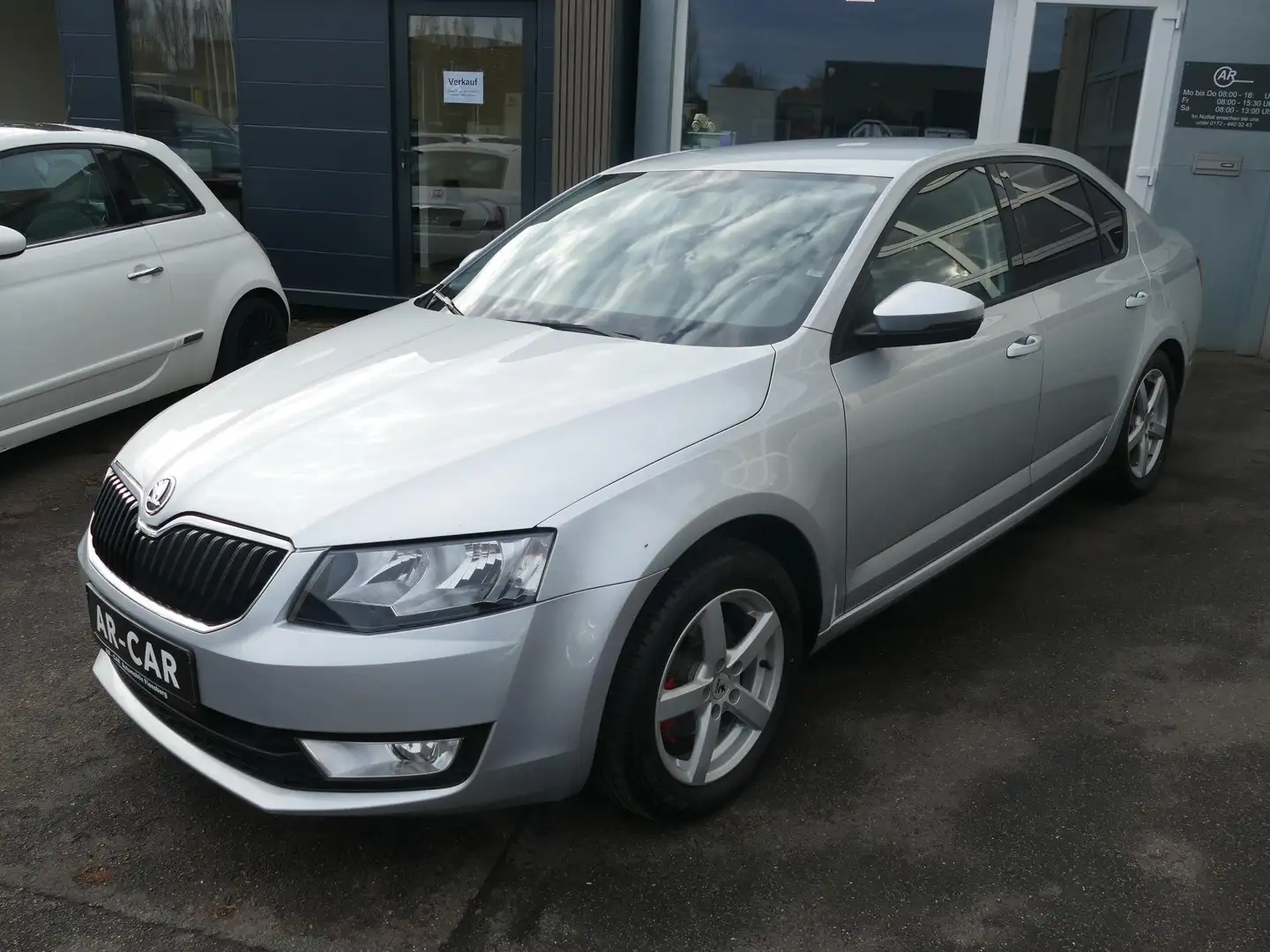 Skoda Octavia III 1.2 TSI Limousine Klimaautomati HU/AU 04/2027 Silber - 1