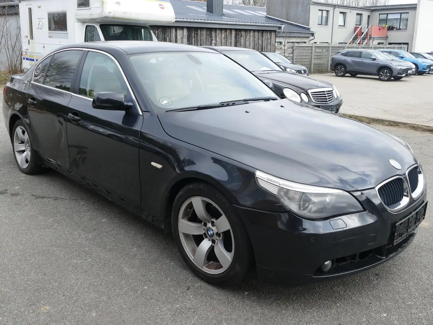 BMW 525 525i Limousine Xenon  Leder Navi Automatik Einpark Schwarz - 2