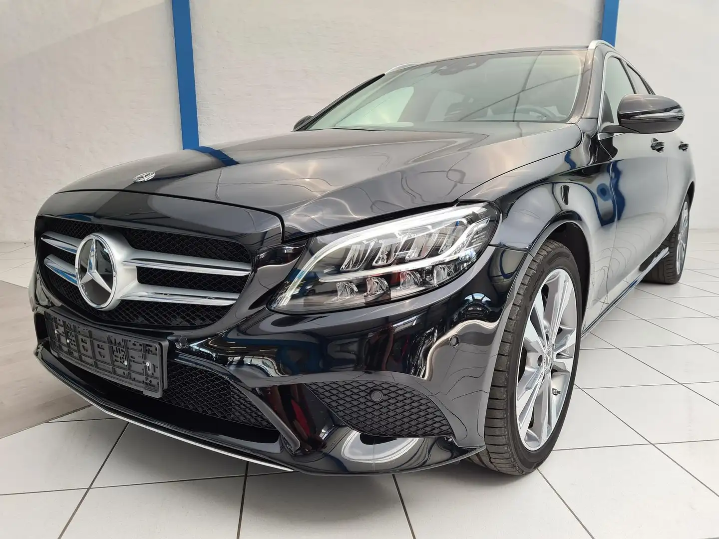 Mercedes-Benz C 300 T de | Avantgarde | Virtual | ACC Schwarz - 2