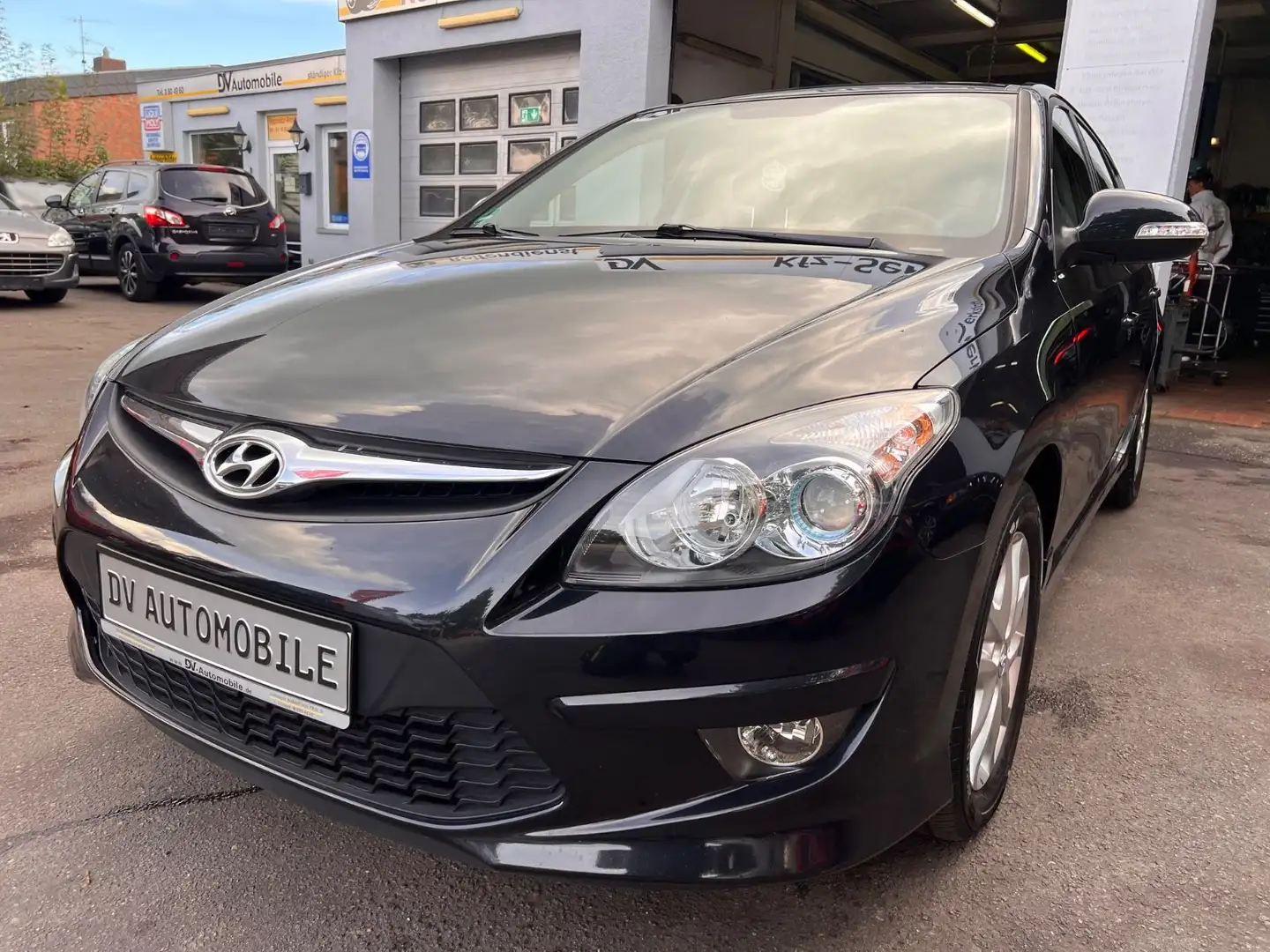 Hyundai i30 1.4 Edition Plus*HU Neu-Insp.Neu* Schwarz - 1