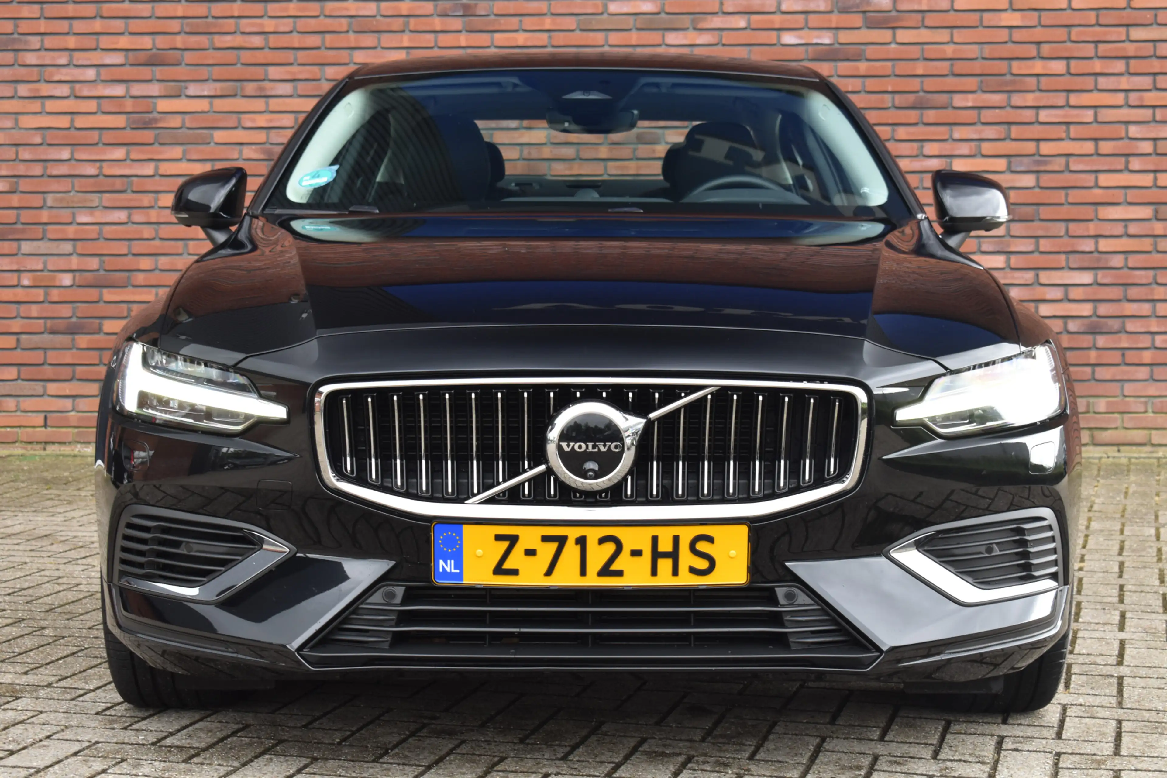 Volvo S60 T6 Recharge 350PK AWD Ultimate Bright | Bowers en — photo 12