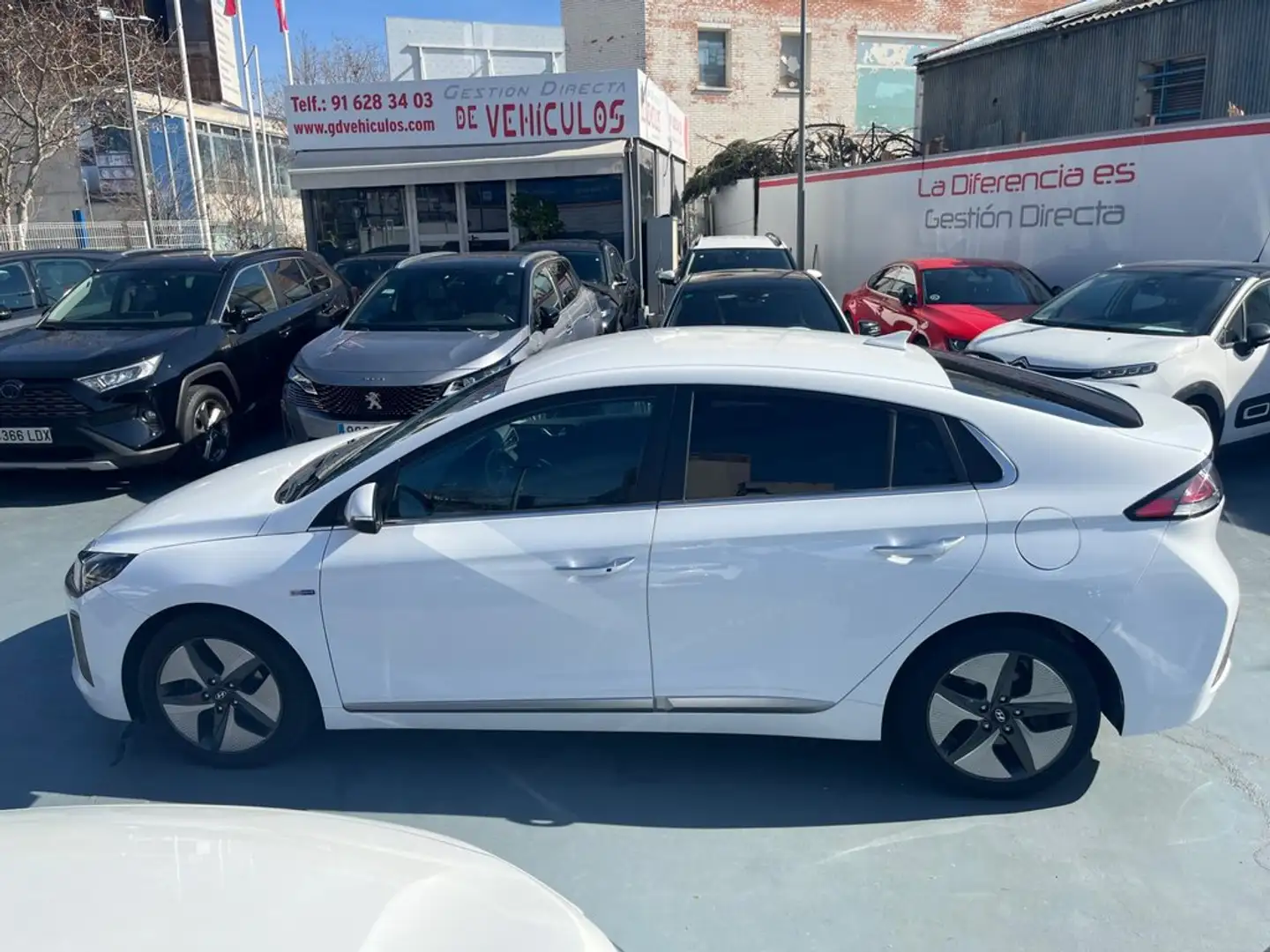 Hyundai IONIQ HEV 1.6 GDI Tecno Blanco - 2