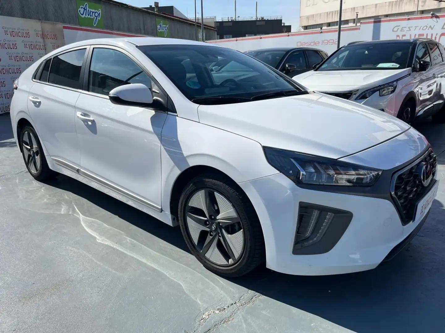 Hyundai IONIQ HEV 1.6 GDI Tecno Blanco - 1