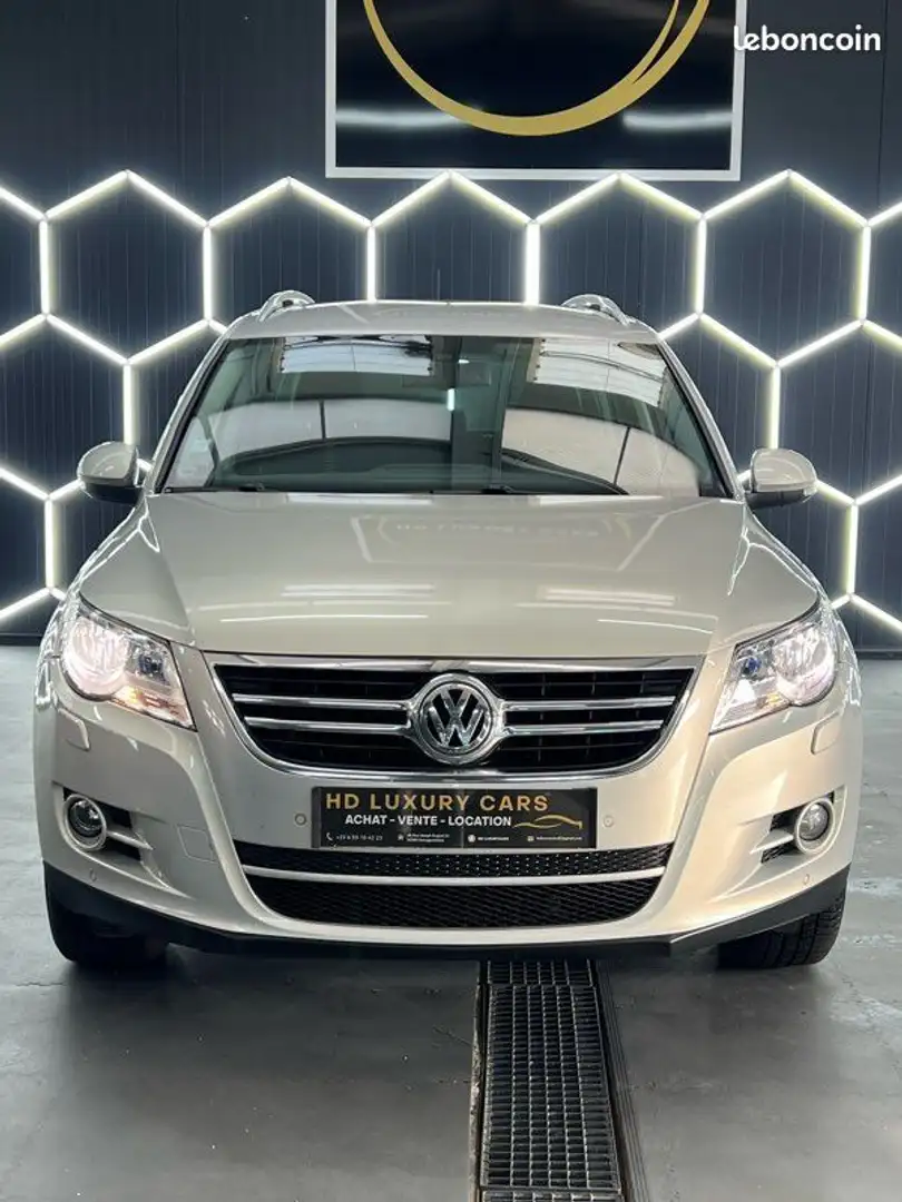 Volkswagen Tiguan 2.0 TDi 16V BlueMotion 140 cv Gris - 2